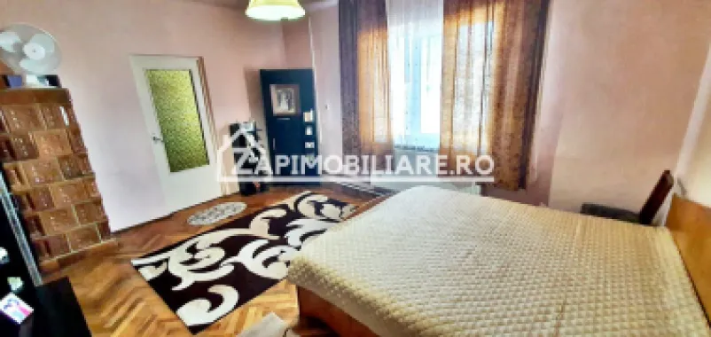 Casa singur in curte - Mureseni