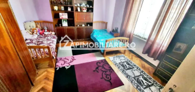 Casa singur in curte - Mureseni