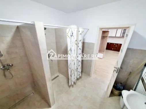 Cazare Muncitori,4 camere,2 băi,100 mp, 4 locuri de parcare