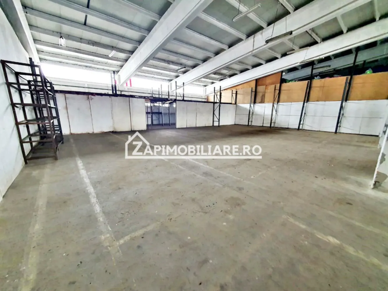 Hale cu suprafatade 300 mp si 440 mp zona Ambient - De închiriat hale cu suprafata de 300 mp si 432 mp.situat la parter cu rampă pe strada Depozitelor zona Ambient 
Spațiile se închiriază la prețul de 4 euro mp + tva
Disponibile 3 birouri recent renovate la pretul de 5 euro mp
Contact 0774048706 Bogdan

Comisionul perceput este de 50% din valoarea primei chirii.Și se percepe o singură dată!
Acest anunț nu corespunde cerințelor tale? Sună la numărul afișat în anunț și unul dintre agenții noștri te va ajuta cu alte oferte personalizate în funcție de cerințele tale.