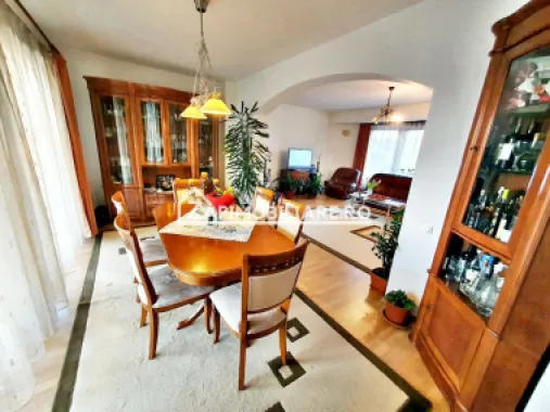Casa 6 camere, 295 mp.utili, 1.000 mp teren, cartier Unirii