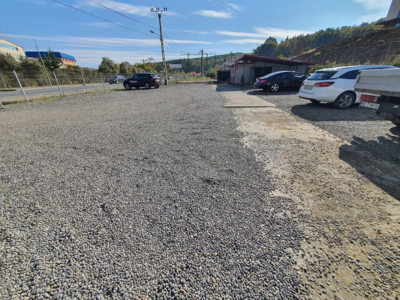 Parc Auto cu birou,garaj,1000mp teren cu deschidere la E60 - De Inchiriat Parc Auto in Corunca cu birou ,garaj,copertină, magazie, 1000 mp teren cu deschidere la E60
- aer conditionat
- supraveghere video

Spațiul se închiriază la prețul de 550 euro negociabil.
Contact 0774048706 Bogdan

-----------------------------------------------------------------------------------------------------------------------------------------
Comisionul perceput este de 50% din valoarea primei chirii.Și se percepe o singură dată!
Acest anunț nu corespunde cerințelor tale? Sună la numărul afișat în anunț și unul dintre agenții noștri te va ajuta cu alte oferte personalizate în funcție de cerințele tale.