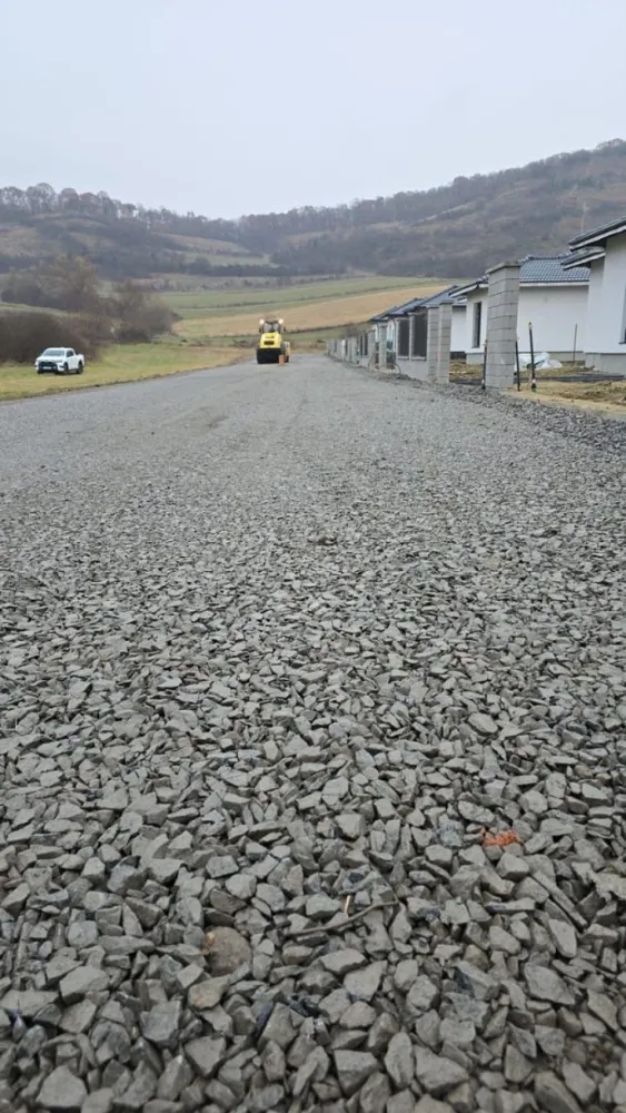Casă la cheie pe 1 nivel 4cam. 2 bai,1 dresing 650 mp. teren