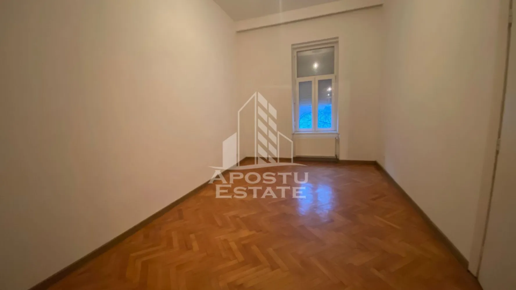 Spatiu de birouri, 196 mp, de inchiriat,zona Maria - APOSTU ESTATE va propune spre inchirat spatiu birouri 196 mp - zona Maria Timisoara.

Spaţiu cu o suprafaţă utilă de 196 mp, – perfect pentru birouri.

Amplasament excelent – zona Centrala, cu acces facil şi posibilitate de parcare în imediata apropiere.
Compartimentare funcţională:
4 camere pentru birouri
2 grupuri sanitare

Beneficii:
Locaţie centrală, uşor accesibilă.

Programeaza o vizionare!
Pret chirie: 1000€ + garantie 1000€
ID intern: CP2864099!