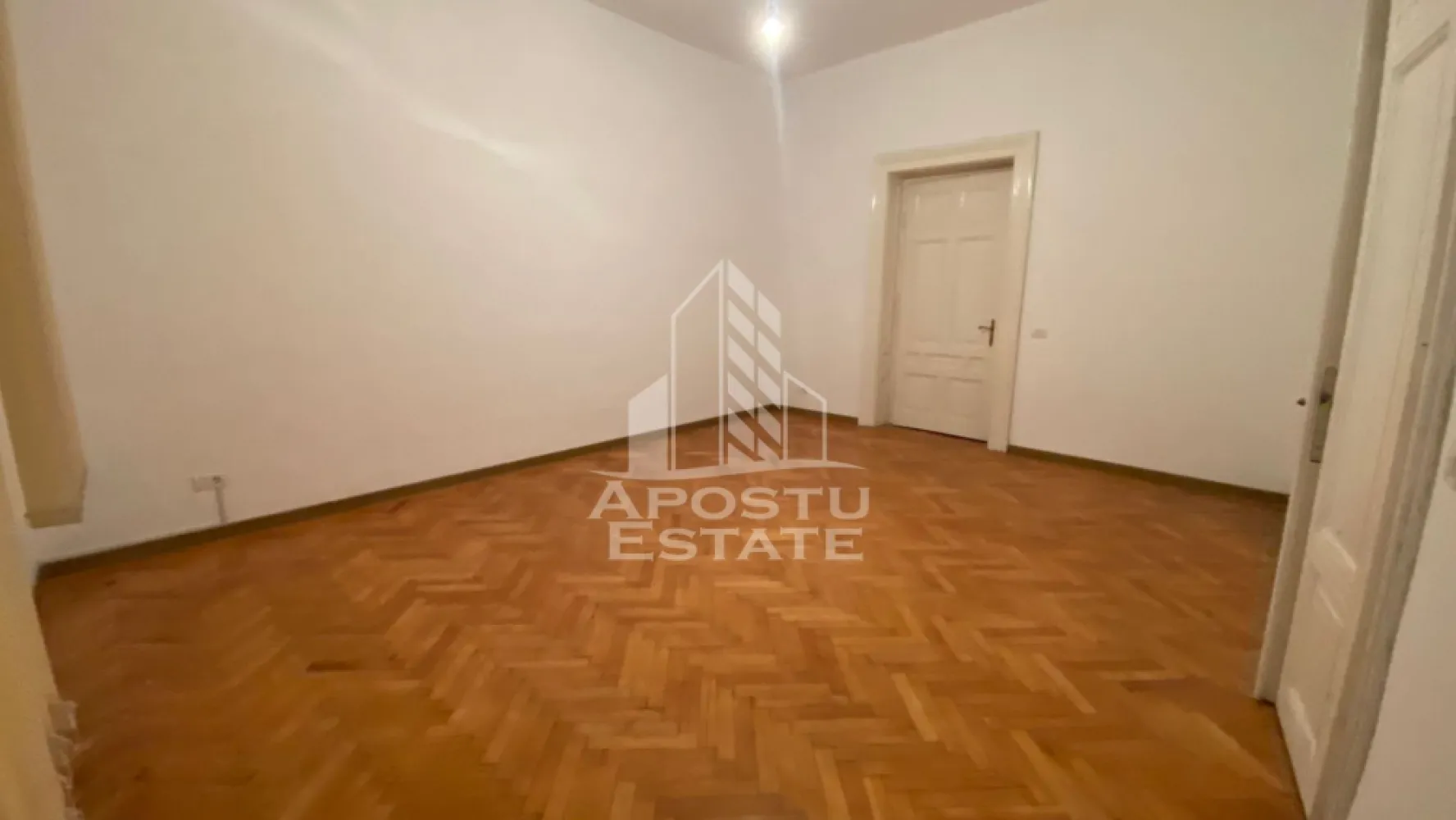 Spatiu de birouri, 196 mp, de inchiriat,zona Maria - APOSTU ESTATE va propune spre inchirat spatiu birouri 196 mp - zona Maria Timisoara.

Spaţiu cu o suprafaţă utilă de 196 mp, – perfect pentru birouri.

Amplasament excelent – zona Centrala, cu acces facil şi posibilitate de parcare în imediata apropiere.
Compartimentare funcţională:
4 camere pentru birouri
2 grupuri sanitare

Beneficii:
Locaţie centrală, uşor accesibilă.

Programeaza o vizionare!
Pret chirie: 1000€ + garantie 1000€
ID intern: CP2864099!