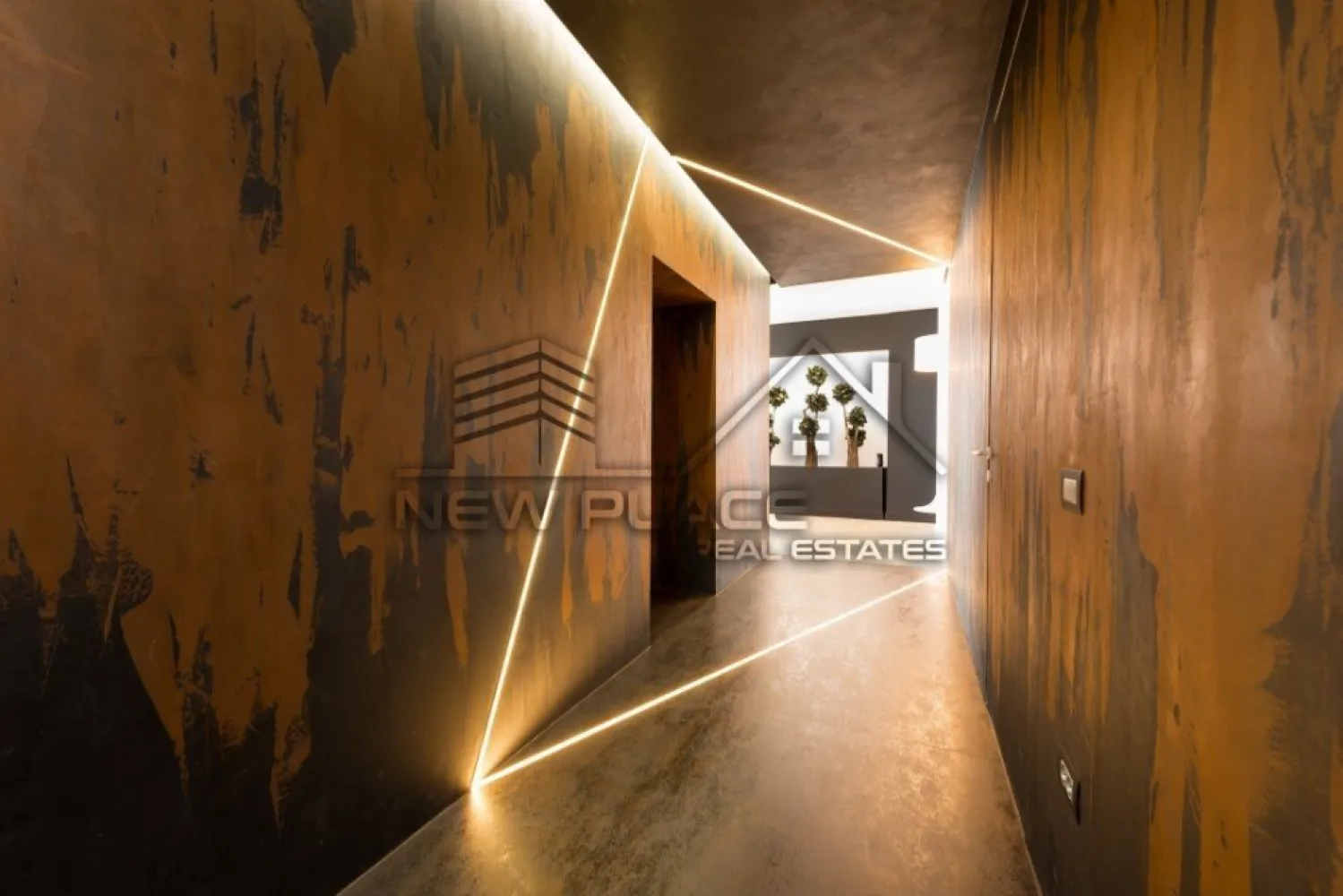Cortina Residence | Penthouse unicat | Vedere panoramica | Ultra Lux - New Place Real Estate Company va propune spre inchiriere un penthouse unicat situat intr-un complex rezidential din zona Herastrau.

Penthouse in bloc nou Herastrau - Cortina Residence, complet mobilat si utilat nou, mobilat lux, suprafata utila 148.42 mp, terasa 67.28 mp, suprafata totala 215.70 mp, Etajul 13.

Penthouse-ul dispune de 3 locuri de parcare situate la subteran.

Usi interioare din lemn, parchet stratificat import calitate superioara, gresie si faianta import, baile utilate cu obiecte sanitare calitate superioara (marca ROCA/LAUFEN) si oglinzi, aer conditionat centralizat DAIKIN, prize/intrerupatoare de import calitate superioara.

Atat penthouse-ul cat si spatiile comune ale intregului ansamblu beneficiaza de finisaje de calitate superioara de lux.

Cortina Residence este un ansamblu rezidential localizat in zona de Nord a Bucurestiului, in Sectorul 1, ce beneficiaza de proximitatea Parcului Herastrau dar si de accesul facil catre Soseaua Bucuresti Ploiesti/Centura/Aeroportul Otopeni sau catre centrul orasului facand legatura cu Strada Nicolae G. Caramfil, Strada Barbu Vacarescu, Calea Floreasca sau Bulevardul Aviatorilor.

Pentru mai multe detalii sau oferte similare, nu ezitati sa ne contactati.

Aceasta oferta apartine New Place Real Estate Company.