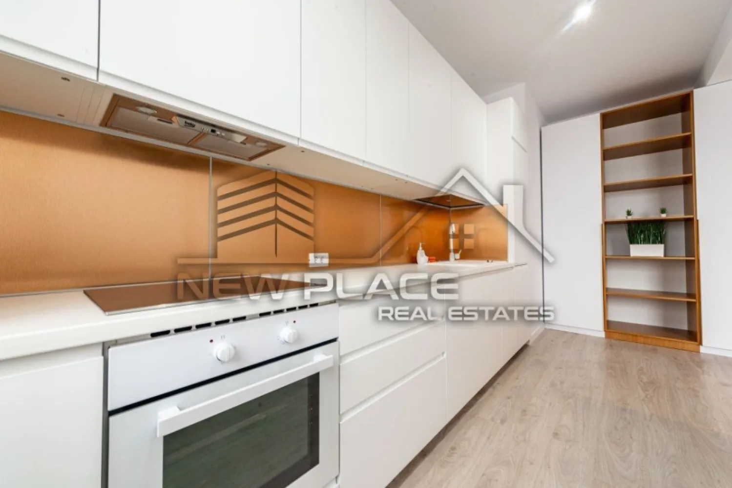 RESIDENCE 5 | Parcare subterana | Apartament exclusivist | View liber | Lux - New Place Real Estate Company va propune spre inchiriere un apartament intr-un ansamblu rezidential nou, in apropiere de rondul OMV - cu o arhitectura moderna si eleganta, cu finisaje de top si o calitate excelenta a constructiei.

Apartamentul se inchiriaza modern mobilat / utilat, are o suprafata construita de 74 mp si este compus din: living de 19.4 mp, bucatarie open space de 10.9 mp, hol de 6.9 mp, dormitor de 14.2 mp, baie de 4.6 mp si balcon de 5.9 mp.

Apartamentul dispunde de un loc de parcare situat la subteranul imobilului.

Ansamblul din care face parte apartamentul asigura garantia unei locuinte de calitate, de la brandurile alese pentru finisajele de interior pana la calitatea lucrarii, executate cu echipe de profesionisti.

- Placaj ceramic marca Marazzi
- Parchet laminat Tarkett sau Eger
- Usi de interior marca Pinum
- Obiecte sanitare brand Ideal Standard (sau similar)
- Centrala de bloc cu contorizare individuala, citire electronica
- Aer conditionat (instalatie si aparat)

Pentru mai multe detalii sau oferte similare, nu ezitati sa ne contactati.

Aceasta oferta apartine New Place Real Estate Company.
