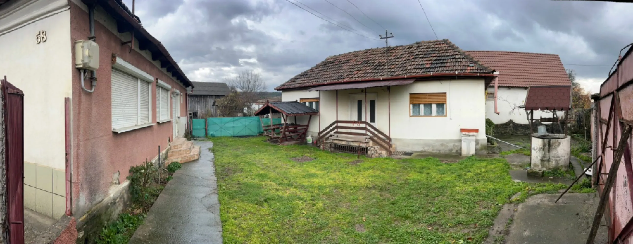 Case de vanzare Sat Grosi Comuna Auseu - Case de vanzare Comuna Auseu Sat Grosi&nbsp;1 din case se poate folosi ca si spatiu comercial , a fost magazin de haine.pentru mai multe detalii cu mare drag telefonic sau pe Whatsapp