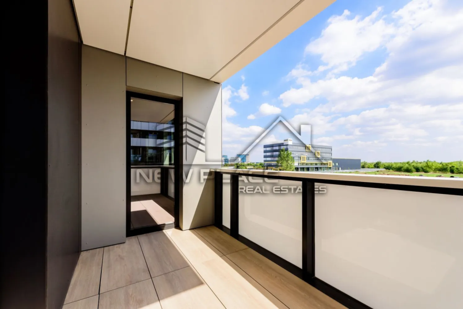 CORTINA NORTH | Model 3B | Vedere Libera | Cesiune de contract | Lux - New Place Real Estate Company va propune spre vanzare un apartament situat intr-un complex rezidential exclusivist din zona Aviatiei-Pipera si anume CORTINA NORTH. Cu o amplasare de exceptie in Nordul capitalei, acest ansamblu este unul grandios, cu caracteristici unice imbinate pentru un stil de viata complet, confortabil si activ!

Apartamentul este situat la Etajul 8 si are o suprafata construita de 96,33 mp si suprafata utila totala de 76.80 mp, are vederea libera (orientare spre Vest), fiind compus din living cu bucatarie open space, dormitor matrimonial cu baie proprie, dormitor secundar, baie de serviciu, hol si balcon.

Forma de transfer este cesiunea de contract, iar pretul apartamentului este 115,600 Eur + 5% TVA plus 95,000 Eur pentru cesiune.

Separat se poate achizitiona si un loc de parcare subteran la pretul de 20,000 Eur + TVA.

Ansamblul Cortina North completeaza stilul de viata activ, sanatos si securizat cu o gama variata de facilitati: centru fitness, bazin de inot, peste 1,5 km pista de alergare, calitatea aerului data de peste 10,000 mp de spatii verzi, galerii comerciale dedicate, parcari private subterane si supraterane si acces controlat.

FINISAJE:
- Fatada ventilata;
- Tamplarie PVC Schuco cu geam tripan termoizolant;
- Ceramica Porcelanosa;
- Obiecte sanitare Daniel Rubinetterie;
- Parchet calitate superioara;
- Usi de intrare securizate Pinum;
- Usi interioare Filomuro.

DOTARI:
- Centrala termica Ariston individuala cu gaz;
- Aer conditionat tip multisplit – Daikin;
- Videointerfon;
- Utilitati „ready to use” (racorduri individuale la gaze, curent electric, apa curenta);
- Aparatura electrica si cablaje pregatite pentru conexiunea TV si internet;
- Ascensoare – Cate doua pe fiecare tronson.

Apartamentul se ofera spre vanzare nemobilat.

Pentru mai multe detalii sau oferte similare, nu ezitati sa ne contactati.

Aceasta oferta apartine New Place Real Estate Company.