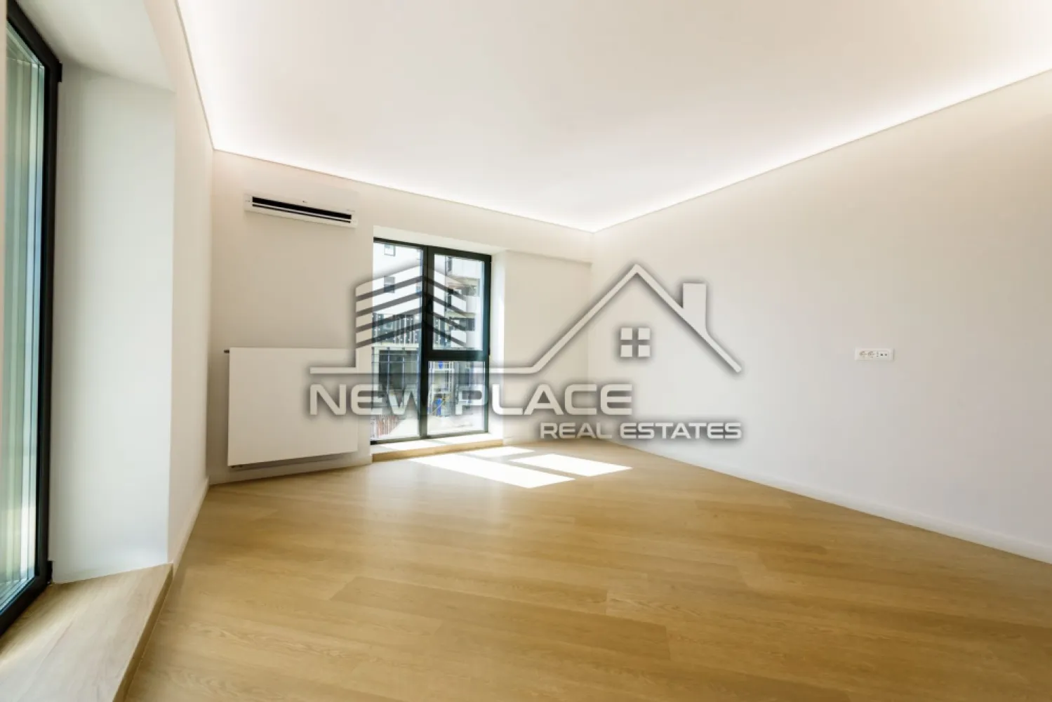 CORTINA NORTH | Model 3B | Vedere Libera | Cesiune de contract | Lux - New Place Real Estate Company va propune spre vanzare un apartament situat intr-un complex rezidential exclusivist din zona Aviatiei-Pipera si anume CORTINA NORTH. Cu o amplasare de exceptie in Nordul capitalei, acest ansamblu este unul grandios, cu caracteristici unice imbinate pentru un stil de viata complet, confortabil si activ!

Apartamentul este situat la Etajul 8 si are o suprafata construita de 96,33 mp si suprafata utila totala de 76.80 mp, are vederea libera (orientare spre Vest), fiind compus din living cu bucatarie open space, dormitor matrimonial cu baie proprie, dormitor secundar, baie de serviciu, hol si balcon.

Forma de transfer este cesiunea de contract, iar pretul apartamentului este 115,600 Eur + 5% TVA plus 95,000 Eur pentru cesiune.

Separat se poate achizitiona si un loc de parcare subteran la pretul de 20,000 Eur + TVA.

Ansamblul Cortina North completeaza stilul de viata activ, sanatos si securizat cu o gama variata de facilitati: centru fitness, bazin de inot, peste 1,5 km pista de alergare, calitatea aerului data de peste 10,000 mp de spatii verzi, galerii comerciale dedicate, parcari private subterane si supraterane si acces controlat.

FINISAJE:
- Fatada ventilata;
- Tamplarie PVC Schuco cu geam tripan termoizolant;
- Ceramica Porcelanosa;
- Obiecte sanitare Daniel Rubinetterie;
- Parchet calitate superioara;
- Usi de intrare securizate Pinum;
- Usi interioare Filomuro.

DOTARI:
- Centrala termica Ariston individuala cu gaz;
- Aer conditionat tip multisplit – Daikin;
- Videointerfon;
- Utilitati „ready to use” (racorduri individuale la gaze, curent electric, apa curenta);
- Aparatura electrica si cablaje pregatite pentru conexiunea TV si internet;
- Ascensoare – Cate doua pe fiecare tronson.

Apartamentul se ofera spre vanzare nemobilat.

Pentru mai multe detalii sau oferte similare, nu ezitati sa ne contactati.

Aceasta oferta apartine New Place Real Estate Company.