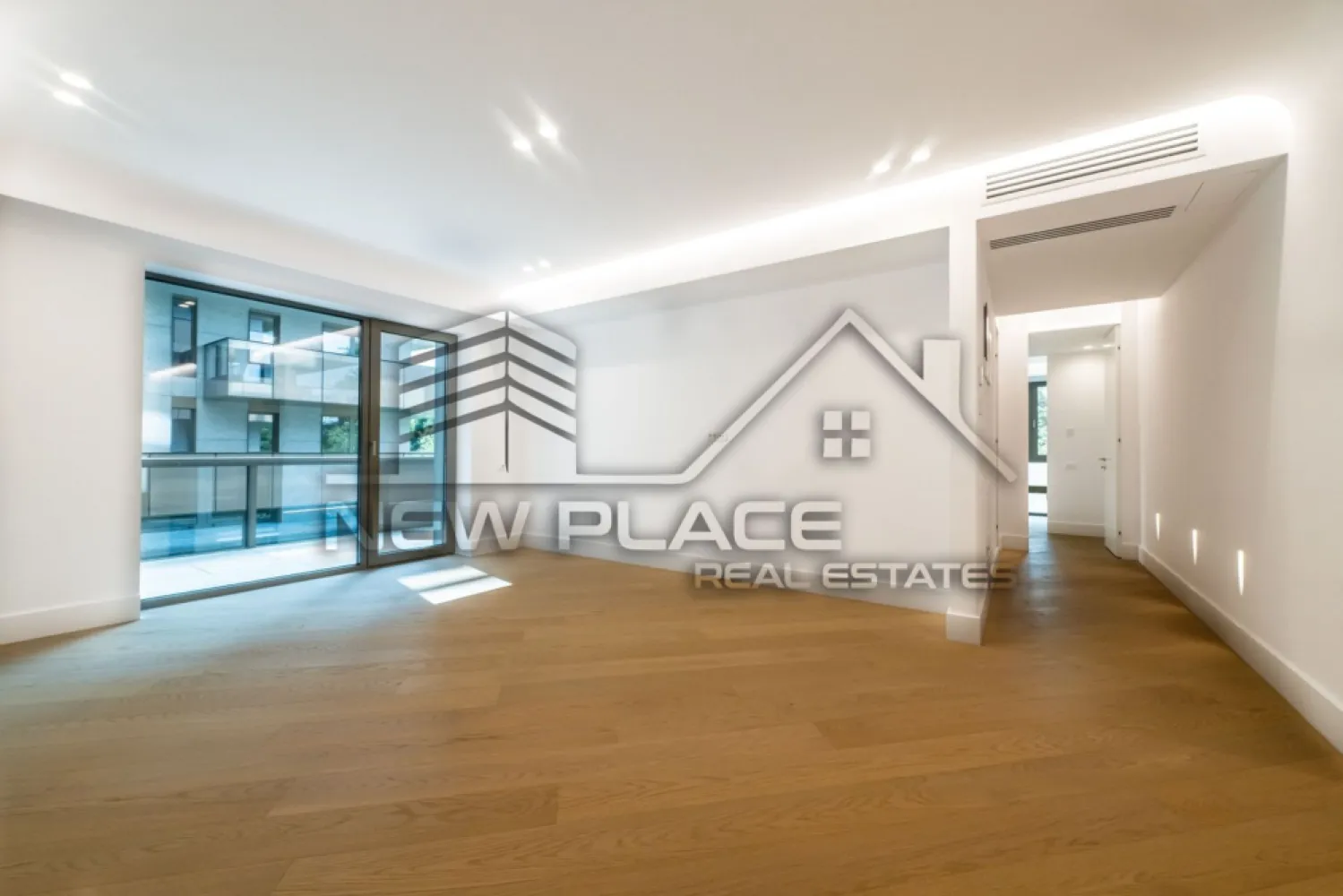 IANCU NICOLAE | Apt exclusivist [+21% TVA] Terasa de 39.7 | Lux - New Place Real Estate Company va propune spre vanzare un apartament exclusivist situat intr un complex rezidential premium, localizat in zona de Nord a capitalei - Iancu Nicolae.

Apartamentul este situat la Etajul 1, are o suprafata construita de 125.60 mp si o suprafata utila totala de 106.00 mp, fiind compus din: living cu bucatarie si dining de 26.70 mp, dormitor matrimonial de 15.00 mp cu baie proprie de 4.00 mp, dormitor secundar de 12.50 mp, baie de serviciu de 4.00 mp, hol de 4.10 mp si o terasa de 39.70 mp.

Ansamblul rezidential din care face parte apartamentul propune un concept de locuire exclusivist caracterizat prin finisaje si dotari high-end adaptate trendurilor pietei imobiliare din marile capitale ale lumii.

Conceptul de modern living inseamna sa te bucuri cat mai mult de timpul tau liber. Iar acest lucru incepe acasa. Pentru aceasta viziune ansamblul ia in calcul fiecare parametru al unui stil de viata exclusivist, de la finisajele si dotarile high-end pana la locatie si arhitectura.

Finisaje și dotari
- Fatada ventilata cu placi ceramice Florim
- Tamplarie din aluminiu Schuco cu geam tripan
- Climatizare LG cu control individual a temperaturii
- Usi de acces cu sistem de siguranta
- Control acces cu sistem videointerfon
- Usi interioare tip Filomuro
- Parchet din lemn cu incalzire in pardoseala
- Placari ceramice Florim
- Obiecte sanitare Daniel Rubinetterie
- Incalzire centralizata cu contorizare individuala
- Parcare subterana pe 3 niveluri
- Gradini si spatii verzi

Pentru mai multe detalii sau oferte similare, nu ezitati sa ne contactati.

Aceasta oferta apartine New Place Real Estate Company.