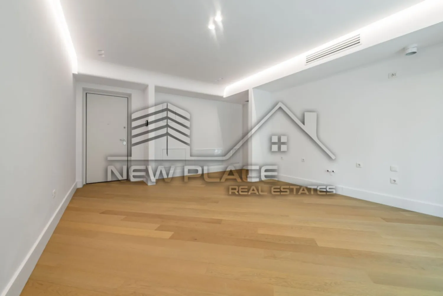 IANCU NICOLAE | Apt exclusivist [+21% TVA] Terasa 14.8 | Ultra Lux - New Place Real Estate Company va propune spre vanzare un apartament exclusivist situat intr un complex rezidential premium, localizat in zona de Nord a capitalei - Iancu Nicolae.

Apartamentul este situat la Etajul 3, are o suprafata construita de 95.60 mp si o suprafata utila totala de 79.00 mp, fiind compus din: living cu bucatarie si dining de 28.00 mp, dormitor matrimonial de 14.60 mp cu baie proprie de 3.90 mp, dormitor secundar de 10.10 mp, baie de serviciu de 3.60 mp, hol de 4.00 mp si o terasa de 14.80 mp.

Ansamblul rezidential din care face parte apartamentul propune un concept de locuire exclusivist caracterizat prin finisaje si dotari high-end adaptate trendurilor pietei imobiliare din marile capitale ale lumii.

Conceptul de modern living inseamna sa te bucuri cat mai mult de timpul tau liber. Iar acest lucru incepe acasa. Pentru aceasta viziune ansamblul ia in calcul fiecare parametru al unui stil de viata exclusivist, de la finisajele si dotarile high-end pana la locatie si arhitectura.

Finisaje și dotari
- Fatada ventilata cu placi ceramice Florim
- Tamplarie din aluminiu Schuco cu geam tripan
- Climatizare LG cu control individual a temperaturii
- Usi de acces cu sistem de siguranta
- Control acces cu sistem videointerfon
- Usi interioare tip Filomuro
- Parchet din lemn cu incalzire in pardoseala
- Placari ceramice Florim
- Obiecte sanitare Daniel Rubinetterie
- Incalzire centralizata cu contorizare individuala
- Parcare subterana pe 3 niveluri
- Gradini si spatii verzi

Pentru mai multe detalii sau oferte similare, nu ezitati sa ne contactati.

Aceasta oferta apartine New Place Real Estate Company.