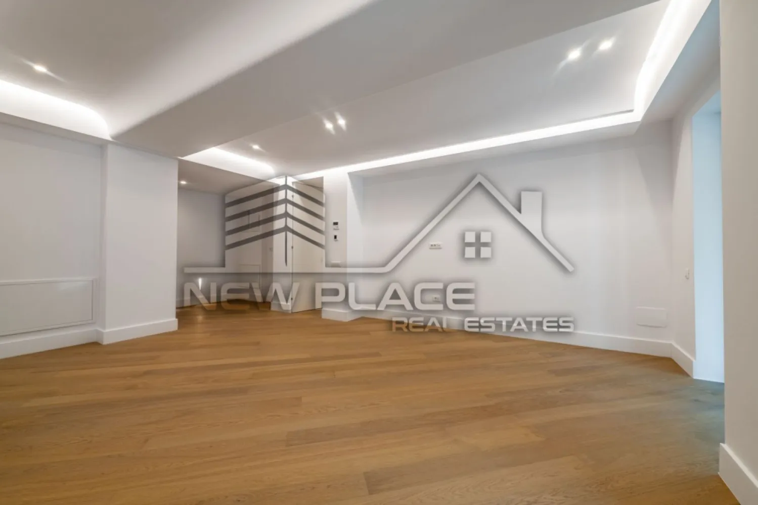 IANCU NICOLAE | Apt exclusivist [+21% TVA] Terasa 12.6 | Ultra Lux - New Place Real Estate Company va propune spre vanzare un apartament exclusivist situat intr un complex rezidential premium, localizat in zona de Nord a capitalei - Iancu Nicolae.

Apartamentul este situat la Etajul 4, are o suprafata construita de 107.30 mp si o suprafata utila totala de 88.50 mp, fiind compus din: living cu bucatarie si dining de 26.10 mp, dormitor matrimonial de 17.70 mp cu baie proprie de 5.20 mp, dormitor secundar de 12.90 mp, baie de serviciu de 4.00 mp, un hol de 5.80 mp si inca unul de 4.20 mp, precum si o terasa de 12.60 mp.

Ansamblul rezidential din care face parte apartamentul propune un concept de locuire exclusivist caracterizat prin finisaje si dotari high-end adaptate trendurilor pietei imobiliare din marile capitale ale lumii.

Conceptul de modern living inseamna sa te bucuri cat mai mult de timpul tau liber. Iar acest lucru incepe acasa. Pentru aceasta viziune ansamblul ia in calcul fiecare parametru al unui stil de viata exclusivist, de la finisajele si dotarile high-end pana la locatie si arhitectura.

Finisaje și dotari
- Fatada ventilata cu placi ceramice Florim
- Tamplarie din aluminiu Schuco cu geam tripan
- Climatizare LG cu control individual a temperaturii
- Usi de acces cu sistem de siguranta
- Control acces cu sistem videointerfon
- Usi interioare tip Filomuro
- Parchet din lemn cu incalzire in pardoseala
- Placari ceramice Florim
- Obiecte sanitare Daniel Rubinetterie
- Incalzire centralizata cu contorizare individuala
- Parcare subterana pe 3 niveluri
- Gradini si spatii verzi

Pentru mai multe detalii sau oferte similare, nu ezitati sa ne contactati.

Aceasta oferta apartine New Place Real Estate Company.