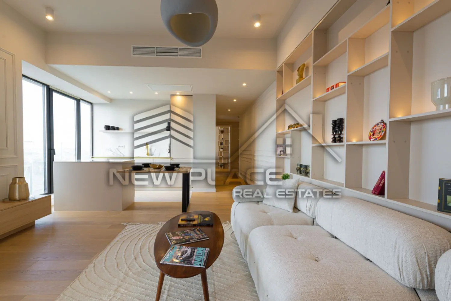 One Verdi Park | Apartament unicat [+21% TVA] View liber | Lux - New Place Real Estate Company va propune spre vanzare un apartament deosebit, situat intr-un imobil rezidential din zona Floreasca - One Verdi Park.

Apartamentul este situat la Etajul 9, are o suprafata utila totala de 87.00 mp si este compus din: living de 20.20 mp, bucatarie open space de 6.20 mp, un dormitor matrimonial de 16.00 mp, cu o baie proprie de 4.50 mp, un dormitor secundar de 12.00 mp, o baie de serviciu de 4.50 mp, un hol de 15,60 mp si balcon de 8.00 mp.

Separat se poate achizitiona si un loc de parcare disponibil in parcarea subterana a Ansamblului la pretul de 25,000 Eur + TVA.

Amplasat in partea de Nord a Bucurestiului, la doar cativa pasi distanta fata de parcul cu acelasi nume, One Verdi Park este format din doua dintre cele mai inalte turnuri rezidentiale din Bucuresti, ce au o vedere panoramica atat asupra Lacului Tei, cat si asupra Lacului Floreasca.

Atat apartamentul cat si spatiile comune ale intregului imobil beneficiaza de finisaje de calitate superioara de lux.

Pentru mai multe detalii, nu ezitati sa ne contactati.

Aceasta oferta apartine New Place Real Estate Company.