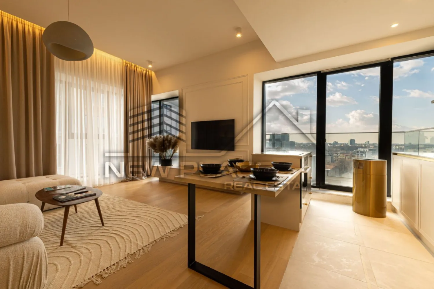 One Verdi Park | Apartament unicat [+21% TVA] View liber | Lux - New Place Real Estate Company va propune spre vanzare un apartament deosebit, situat intr-un imobil rezidential din zona Floreasca - One Verdi Park.

Apartamentul este situat la Etajul 9, are o suprafata utila totala de 87.00 mp si este compus din: living de 20.20 mp, bucatarie open space de 6.20 mp, un dormitor matrimonial de 16.00 mp, cu o baie proprie de 4.50 mp, un dormitor secundar de 12.00 mp, o baie de serviciu de 4.50 mp, un hol de 15,60 mp si balcon de 8.00 mp.

Separat se poate achizitiona si un loc de parcare disponibil in parcarea subterana a Ansamblului la pretul de 25,000 Eur + TVA.

Amplasat in partea de Nord a Bucurestiului, la doar cativa pasi distanta fata de parcul cu acelasi nume, One Verdi Park este format din doua dintre cele mai inalte turnuri rezidentiale din Bucuresti, ce au o vedere panoramica atat asupra Lacului Tei, cat si asupra Lacului Floreasca.

Atat apartamentul cat si spatiile comune ale intregului imobil beneficiaza de finisaje de calitate superioara de lux.

Pentru mai multe detalii, nu ezitati sa ne contactati.

Aceasta oferta apartine New Place Real Estate Company.