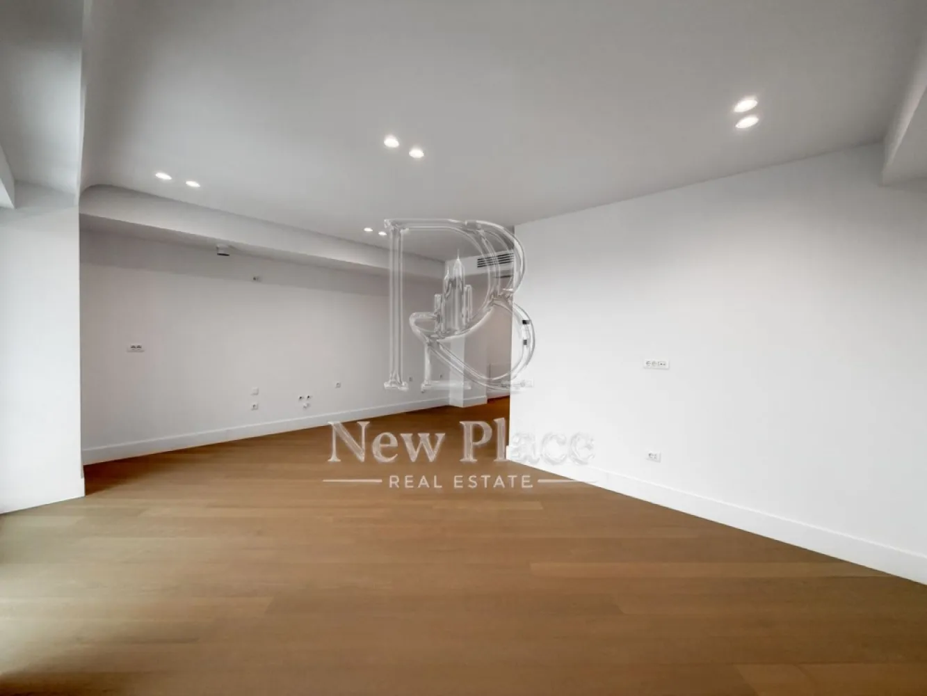 [VIDEO] CORTINA 126 | View liber | 2,900 Eur/Mpc [+21% TVA] ULTRA LUX - ✅Pentru o perspectiva mai buna asupra Studioului, va invitam sa vizionati Video-ul de prezentare✅

New Place Real Estate Company va propune spre vanzare un studio deosebit situat in Ansamblul residential CORTINA 126, un complex rezidential premium, localizat in zona de Nord a capitalei - Iancu Nicolae.

Studioul este situat la Etajul 5, are o suprafata utila totala de 44.7 mp, fiind compus din: living cu bucatarie open space cu o suprafata de 33.6 mp, baie cu o suprafata de 4.8 mp si un balcon cu o suprafata de 6.3 mp.

CORTINA 126 este un Ansamblu rezidential care propune un concept de locuire exclusivist caracterizat prin finisaje si dotari high-end adaptate trendurilor pietei imobiliare din marile capitale ale lumii.

Conceptul de modern living inseamna sa te bucuri cat mai mult de timpul tau liber. Iar acest lucru incepe acasa. Pentru aceasta viziune Ansamblul Cortina 126 ia in calcul fiecare parametru al unui stil de viata exclusivist, de la finisajele si dotarile high-end pana la locatie si arhitectura.

Finisaje și dotări
- Fatada ventilata cu placi ceramice Florim
- Tamplarie din aluminiu Schuco cu geam tripan
- Climatizare LG cu control individual a temperaturii
- Usi de acces cu sistem de siguranta
- Control acces cu sistem videointerfon
- Usi interioare tip Filomuro
- Parchet din lemn cu incalzire in pardoseala
- Placari ceramice Florim
- Obiecte sanitare Daniel Rubinetterie
- Incalzire centralizata cu contorizare individuala
- Parcare subterana pe 3 niveluri
- Gradini si spatii verzi

Pentru mai multe detalii sau oferte similare, nu ezitati sa ne contactati.

Aceasta oferta apartine New Place Real Estate Company.