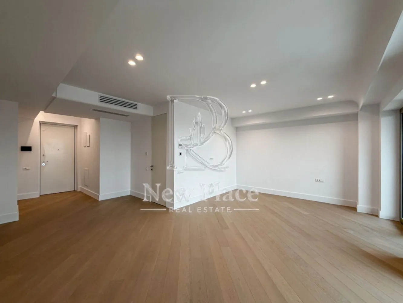 [VIDEO] CORTINA 126 | View liber | 2,900 Eur/Mpc [+21% TVA] ULTRA LUX - ✅Pentru o perspectiva mai buna asupra Studioului, va invitam sa vizionati Video-ul de prezentare✅

New Place Real Estate Company va propune spre vanzare un studio deosebit situat in Ansamblul residential CORTINA 126, un complex rezidential premium, localizat in zona de Nord a capitalei - Iancu Nicolae.

Studioul este situat la Etajul 5, are o suprafata utila totala de 44.7 mp, fiind compus din: living cu bucatarie open space cu o suprafata de 33.6 mp, baie cu o suprafata de 4.8 mp si un balcon cu o suprafata de 6.3 mp.

CORTINA 126 este un Ansamblu rezidential care propune un concept de locuire exclusivist caracterizat prin finisaje si dotari high-end adaptate trendurilor pietei imobiliare din marile capitale ale lumii.

Conceptul de modern living inseamna sa te bucuri cat mai mult de timpul tau liber. Iar acest lucru incepe acasa. Pentru aceasta viziune Ansamblul Cortina 126 ia in calcul fiecare parametru al unui stil de viata exclusivist, de la finisajele si dotarile high-end pana la locatie si arhitectura.

Finisaje și dotări
- Fatada ventilata cu placi ceramice Florim
- Tamplarie din aluminiu Schuco cu geam tripan
- Climatizare LG cu control individual a temperaturii
- Usi de acces cu sistem de siguranta
- Control acces cu sistem videointerfon
- Usi interioare tip Filomuro
- Parchet din lemn cu incalzire in pardoseala
- Placari ceramice Florim
- Obiecte sanitare Daniel Rubinetterie
- Incalzire centralizata cu contorizare individuala
- Parcare subterana pe 3 niveluri
- Gradini si spatii verzi

Pentru mai multe detalii sau oferte similare, nu ezitati sa ne contactati.

Aceasta oferta apartine New Place Real Estate Company.