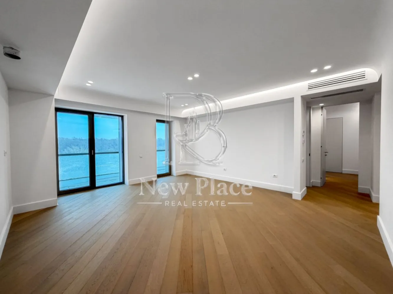 [VIDEO] CORTINA 126 | Terasa 24 mp [+21% TVA] View liber | LUX - ✅Pentru o perspectiva mai buna asupra Apartamentului, va invitam sa vizionati Video-ul de prezentare✅

New Place Real Estate Company va propune spre vanzare un apartament exclusivist situat in Ansamblul residential CORTINA 126, un complex rezidential premium, localizat in zona de Nord a capitalei - Iancu Nicolae.

Apartamentul este situat la Etajul 5, are o suprafata utila totala de 103.01 mp, fiind compus din: living cu dinning si bucatarie open space de 29.80 mp, un dormitor matrimonial de 17.80 mp si o baie proprie de 3.70 mp, un dormitor secundar de 13.40 mp, baie de serviciu de 6.00 mp, hol de 8.60 mp si o terasa de 23.80 mp.

CORTINA 126 este un Ansamblu rezidential care propune un concept de locuire exclusivist caracterizat prin finisaje si dotari high-end adaptate trendurilor pietei imobiliare din marile capitale ale lumii.

Conceptul de modern living inseamna sa te bucuri cat mai mult de timpul tau liber. Iar acest lucru incepe acasa. Pentru aceasta viziune Ansamblul Cortina 126 ia in calcul fiecare parametru al unui stil de viata exclusivist, de la finisajele si dotarile high-end pana la locatie si arhitectura.

Finisaje și dotări
- Fatada ventilata cu placi ceramice Florim
- Tamplarie din aluminiu Schuco cu geam tripan
- Climatizare LG cu control individual a temperaturii
- Usi de acces cu sistem de siguranta
- Control acces cu sistem videointerfon
- Usi interioare tip Filomuro
- Parchet din lemn cu incalzire in pardoseala
- Placari ceramice Florim
- Obiecte sanitare Daniel Rubinetterie
- Incalzire centralizata cu contorizare individuala
- Parcare subterana pe 3 niveluri
- Gradini si spatii verzi

Apartamentul se vinde nemobilat.

Pentru mai multe detalii sau oferte similare, nu ezitati sa ne contactati.

Aceasta oferta apartine New Place Real Estate Company.