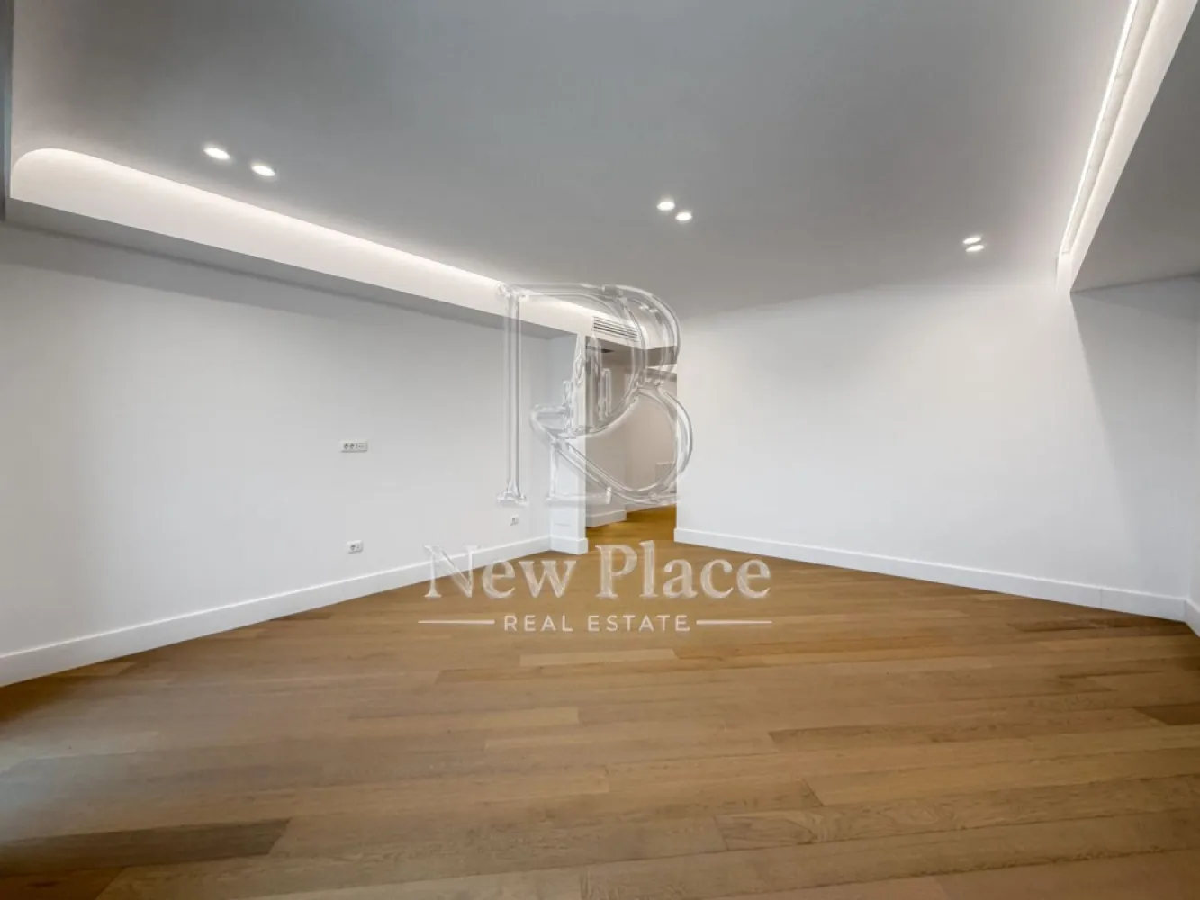 [VIDEO] CORTINA 126 | Terasa 24 mp [+21% TVA] View liber | LUX - ✅Pentru o perspectiva mai buna asupra Apartamentului, va invitam sa vizionati Video-ul de prezentare✅

New Place Real Estate Company va propune spre vanzare un apartament exclusivist situat in Ansamblul residential CORTINA 126, un complex rezidential premium, localizat in zona de Nord a capitalei - Iancu Nicolae.

Apartamentul este situat la Etajul 5, are o suprafata utila totala de 103.01 mp, fiind compus din: living cu dinning si bucatarie open space de 29.80 mp, un dormitor matrimonial de 17.80 mp si o baie proprie de 3.70 mp, un dormitor secundar de 13.40 mp, baie de serviciu de 6.00 mp, hol de 8.60 mp si o terasa de 23.80 mp.

CORTINA 126 este un Ansamblu rezidential care propune un concept de locuire exclusivist caracterizat prin finisaje si dotari high-end adaptate trendurilor pietei imobiliare din marile capitale ale lumii.

Conceptul de modern living inseamna sa te bucuri cat mai mult de timpul tau liber. Iar acest lucru incepe acasa. Pentru aceasta viziune Ansamblul Cortina 126 ia in calcul fiecare parametru al unui stil de viata exclusivist, de la finisajele si dotarile high-end pana la locatie si arhitectura.

Finisaje și dotări
- Fatada ventilata cu placi ceramice Florim
- Tamplarie din aluminiu Schuco cu geam tripan
- Climatizare LG cu control individual a temperaturii
- Usi de acces cu sistem de siguranta
- Control acces cu sistem videointerfon
- Usi interioare tip Filomuro
- Parchet din lemn cu incalzire in pardoseala
- Placari ceramice Florim
- Obiecte sanitare Daniel Rubinetterie
- Incalzire centralizata cu contorizare individuala
- Parcare subterana pe 3 niveluri
- Gradini si spatii verzi

Apartamentul se vinde nemobilat.

Pentru mai multe detalii sau oferte similare, nu ezitati sa ne contactati.

Aceasta oferta apartine New Place Real Estate Company.