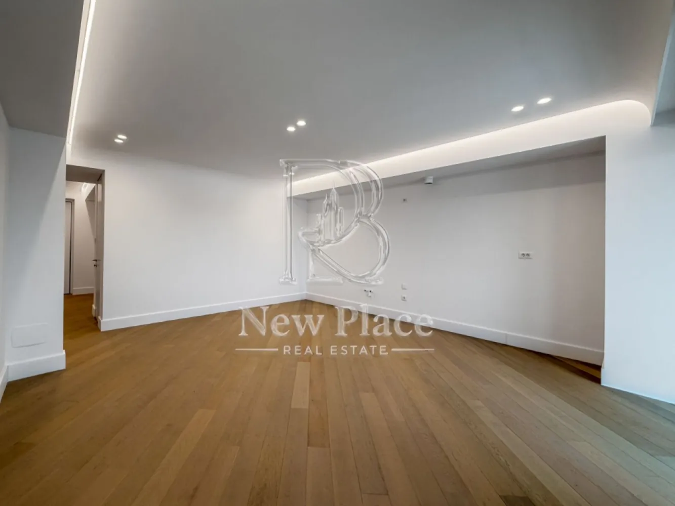 [VIDEO] CORTINA 126 | Terasa 24 mp [+21% TVA] View liber | LUX - ✅Pentru o perspectiva mai buna asupra Apartamentului, va invitam sa vizionati Video-ul de prezentare✅

New Place Real Estate Company va propune spre vanzare un apartament exclusivist situat in Ansamblul residential CORTINA 126, un complex rezidential premium, localizat in zona de Nord a capitalei - Iancu Nicolae.

Apartamentul este situat la Etajul 5, are o suprafata utila totala de 103.01 mp, fiind compus din: living cu dinning si bucatarie open space de 29.80 mp, un dormitor matrimonial de 17.80 mp si o baie proprie de 3.70 mp, un dormitor secundar de 13.40 mp, baie de serviciu de 6.00 mp, hol de 8.60 mp si o terasa de 23.80 mp.

CORTINA 126 este un Ansamblu rezidential care propune un concept de locuire exclusivist caracterizat prin finisaje si dotari high-end adaptate trendurilor pietei imobiliare din marile capitale ale lumii.

Conceptul de modern living inseamna sa te bucuri cat mai mult de timpul tau liber. Iar acest lucru incepe acasa. Pentru aceasta viziune Ansamblul Cortina 126 ia in calcul fiecare parametru al unui stil de viata exclusivist, de la finisajele si dotarile high-end pana la locatie si arhitectura.

Finisaje și dotări
- Fatada ventilata cu placi ceramice Florim
- Tamplarie din aluminiu Schuco cu geam tripan
- Climatizare LG cu control individual a temperaturii
- Usi de acces cu sistem de siguranta
- Control acces cu sistem videointerfon
- Usi interioare tip Filomuro
- Parchet din lemn cu incalzire in pardoseala
- Placari ceramice Florim
- Obiecte sanitare Daniel Rubinetterie
- Incalzire centralizata cu contorizare individuala
- Parcare subterana pe 3 niveluri
- Gradini si spatii verzi

Apartamentul se vinde nemobilat.

Pentru mai multe detalii sau oferte similare, nu ezitati sa ne contactati.

Aceasta oferta apartine New Place Real Estate Company.