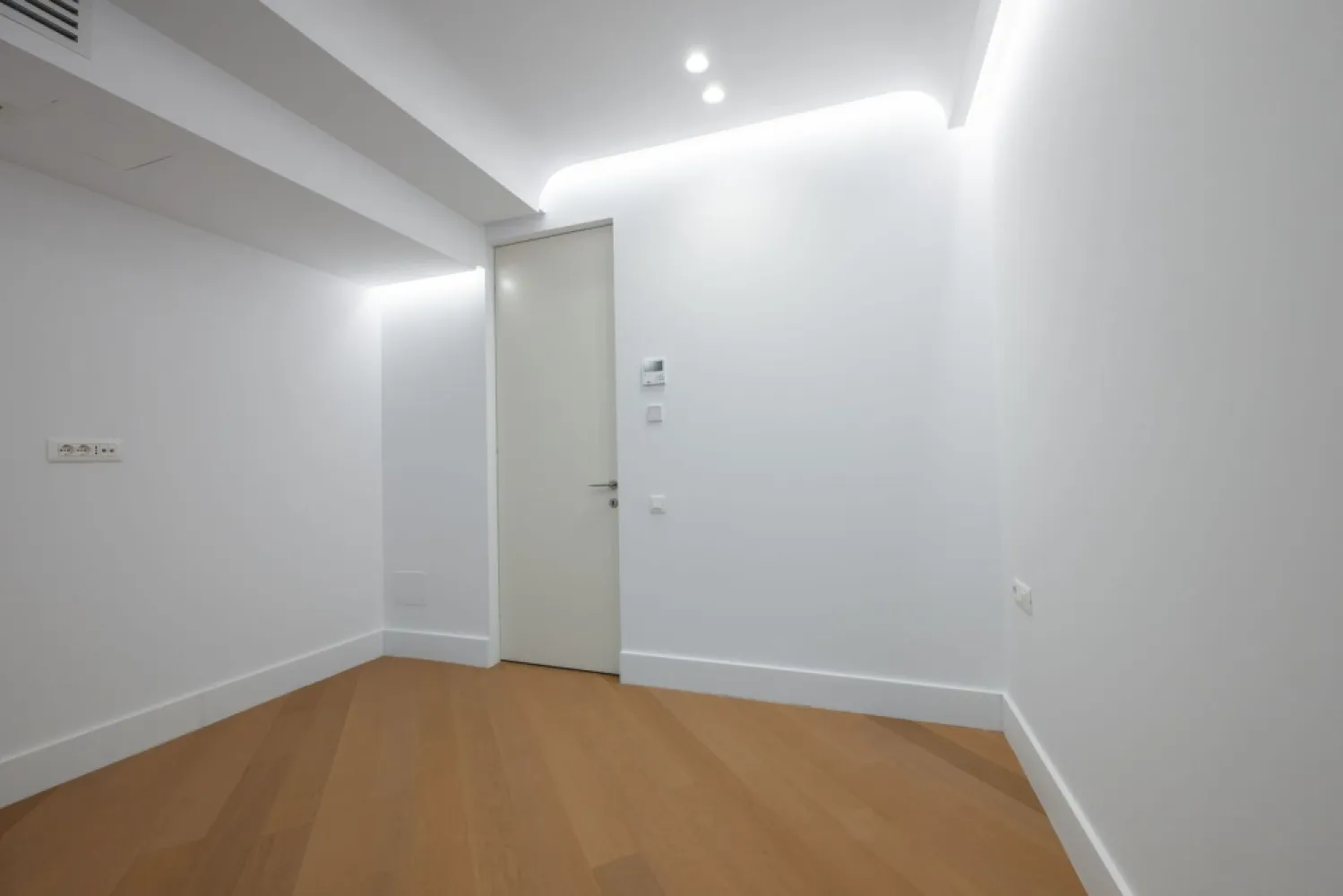 CORTINA 126 | Vedere libera | 2,900 Eur/mpc [+21% TVA] ULTRALUX