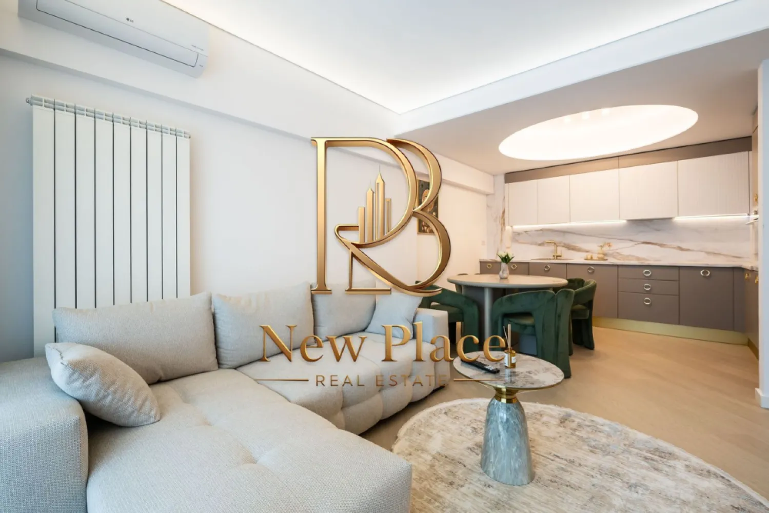 [VIDEO] CORTINA NORTH | Prima inchiriere | Orientare spre Sud | Parcare | LUX - ✅Pentru o perspectiva mai buna asupra Apartamentului, va invitam sa vizionati Video-ul de prezentare✅

New Place Real Estate Company va propune spre inchiriere un apartament situat intr-un complex rezidential exclusivist din zona Aviatiei-Pipera si anume CORTINA NORTH. Cu o amplasare de exceptie in Nordul capitalei, acest ansamblu este unul grandios, cu caracteristici unice imbinate pentru un stil de viata complet, confortabil si activ!

Apartamentul este situat la Etajul 8, are o suprafata construita de 96.33 mp si suprafata utila totala de 75.40 mp, fiind compus din living cu bucatarie opne space de 23,40 mp, dormitor matrimonial de 15,00 mp cu baie proprie de 4,80 mp, dormitor secundar de 11,90 mp, baie de serviciu de 3,30 mp, hol de 7,90 mp si un balcon de 9,10 mp.

Apartamentul dispune de un loc de parcare situat la subteranul imobilului.

Ansamblul Cortina North completeaza stilul de viata activ, sanatos si securizat cu o gama variata de facilitati: centru fitness, bazin de inot, peste 1,5 km pista de alergare, calitatea aerului data de peste 10,000 mp de spatii verzi, galerii comerciale dedicate, parcari private subterane si supraterane si acces controlat.

FINISAJE:
- Fatada ventilata;
- Tamplarie PVC Schuco cu geam tripan termoizolant;
- Ceramica Porcelanosa;
- Obiecte sanitare Daniel Rubinetterie;
- Parchet calitate superioara;
- Usi de intrare securizate Pinum;
- Usi interioare Filomuro.

DOTARI:
- Centrala termica Ariston individuala cu gaz;
- Aer conditionat tip multisplit;
- Videointerfon;
- Utilitati „ready to use” (racorduri individuale la gaze, curent electric, apa curenta);
- Aparatura electrica si cablaje pregatite pentru conexiunea TV si internet;
- Ascensoare – Cate doua pe fiecare tronson.

Pentru mai multe detalii sau oferte similare, nu ezitati sa ne contactati.

Aceasta oferta apartine New Place Real Estate Company.