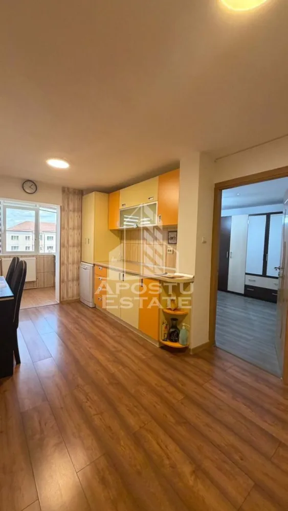 Apartament cu 2 camere de inchiriat, petfriendly, Girocului,Timisoara - Agentia imobiliara APOSTU ESTATE va propune spre inchiriere un apartament cu 2 camere, spatios si luminos, situat in zona Girocului, o zona linistita si bine pozitionata din Timisoara, potrivit pentru cupluri,familii, sau studenti care isi doresc o locuinta unde sa se simta confortabil si cu acces facil catre scoli, statii de autobuz, supermarketuri , magazine de zona, parcuri.

Suprafata utila: 50 mp
Compartimentare eficienta:
-Bucatarie complet mobilata si utilata, cu loc de luat masa
-Dormitoare mobilate si utilate
-Baie prevazuta cu cada

Confort si facilitati:
-Incalzirea apartamentului: colterm
-Apartamentul este complet mobilat si utilat
-Se accepta animale de companie de catre proprietar

Localizare:
-Timis,Timisoara, zona Girocului – acces facil spre magazine, supermarketul Lidl, scoli, parcuri si mijloace de transport in comun.

Ideal pentru:
-Familii
-Cupluri
-Studenti

Disponibilitate: imediata
Pret chirie lunara: 400 euro
Programeaza o vizionare pentru a-ti putea imagina viitorul aici!
ID intern: CP3156394
