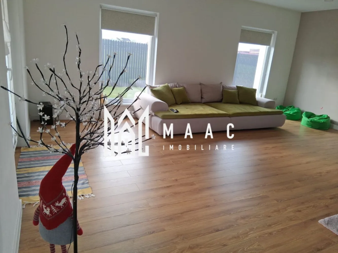Casa Individuală I4 camere I Dependințe I Teren 890 mp - MAAC imobiliare va propune spre vânzare o casă individuală în Sura Mica la iesire spre Ocna 
Casa construită în anul 2018 izolată cu vată bazaltică de 15 cm ,are o curte liberă de 730 mp 
Dispune de curent trifazic 
Pompă de căldură 
Apă , canal 
Se vinde mobilată,utilată 

Pentru mai multe detalii precizați ca ați văzut anunțul cu ID CP2892457