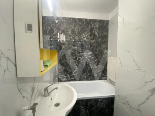 Apartament 2 camere renovat balcon 75500 € Ideal Locuinta - Investitie