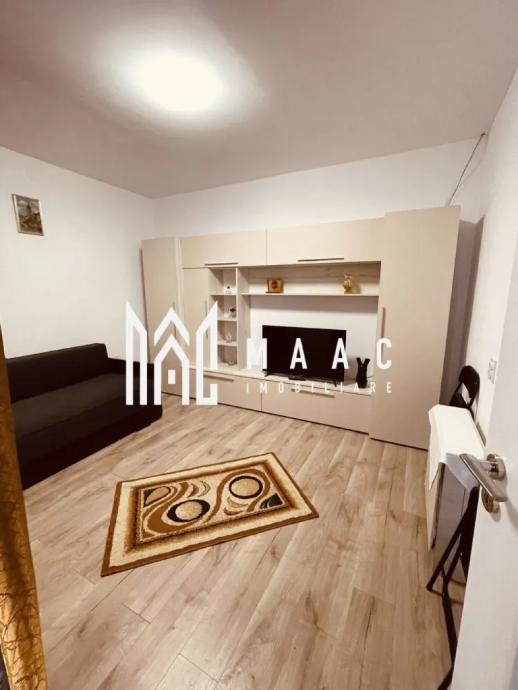 Apartament la casa 2 camere | 52 MPU | Curte | Terezian - MAAC Imobiliare vă propune spre închiriere un apartament la casă, situat într-o zonă accesibilă și liniștită din Sibiu, la doar 2 minute de Piața Cibin și aproximativ 7 minute de centrul orașului.

Locuința este la a doua închiriere, fiind complet mobilată și utilată, ideală pentru o persoană sau un cuplu care își dorește confort și acces rapid către toate facilitățile urbane.

Detalii proprietate
Suprafață utilă: 52 mp
Curte comună
2 camere:
living
dormitor
Bucătărie separată
Baie
Dotări și beneficii
Centrală termică proprie
Mașină de spălat rufe
Frigider
TV
Cuptor
Aragaz
Complet mobilat și utilat
Disponibil imediat
Avantaje locație
La 2 minute de Piața Cibin
La aproximativ 7 minute de centrul istoric al Sibiului
Magazine alimentare în imediata apropiere
Acces rapid la stații de autobuz
Aproape de farmacii, restaurante și alte puncte de interes
Condiții de închiriere
Se dorește închiriere pe termen mediu sau lung
Nu se acceptă animale de companie
La semnarea contractului se percepe garanție
Preț
350 Euro/lună

Pentru informații suplimentare, menționează codul ID: CP3148780