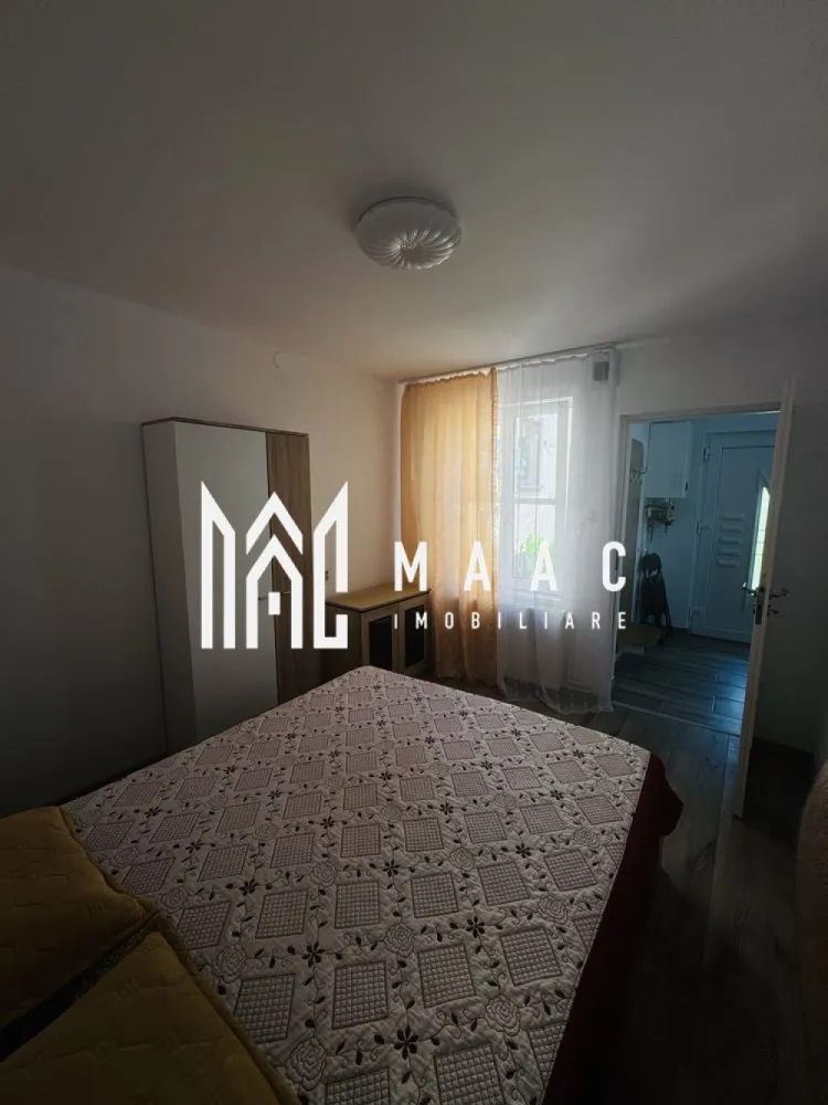 Apartament la casa 2 camere | 52 MPU | Curte | Terezian - MAAC Imobiliare vă propune spre închiriere un apartament la casă, situat într-o zonă accesibilă și liniștită din Sibiu, la doar 2 minute de Piața Cibin și aproximativ 7 minute de centrul orașului.

Locuința este la a doua închiriere, fiind complet mobilată și utilată, ideală pentru o persoană sau un cuplu care își dorește confort și acces rapid către toate facilitățile urbane.

Detalii proprietate
Suprafață utilă: 52 mp
Curte comună
2 camere:
living
dormitor
Bucătărie separată
Baie
Dotări și beneficii
Centrală termică proprie
Mașină de spălat rufe
Frigider
TV
Cuptor
Aragaz
Complet mobilat și utilat
Disponibil imediat
Avantaje locație
La 2 minute de Piața Cibin
La aproximativ 7 minute de centrul istoric al Sibiului
Magazine alimentare în imediata apropiere
Acces rapid la stații de autobuz
Aproape de farmacii, restaurante și alte puncte de interes
Condiții de închiriere
Se dorește închiriere pe termen mediu sau lung
Nu se acceptă animale de companie
La semnarea contractului se percepe garanție
Preț
350 Euro/lună

Pentru informații suplimentare, menționează codul ID: CP3148780