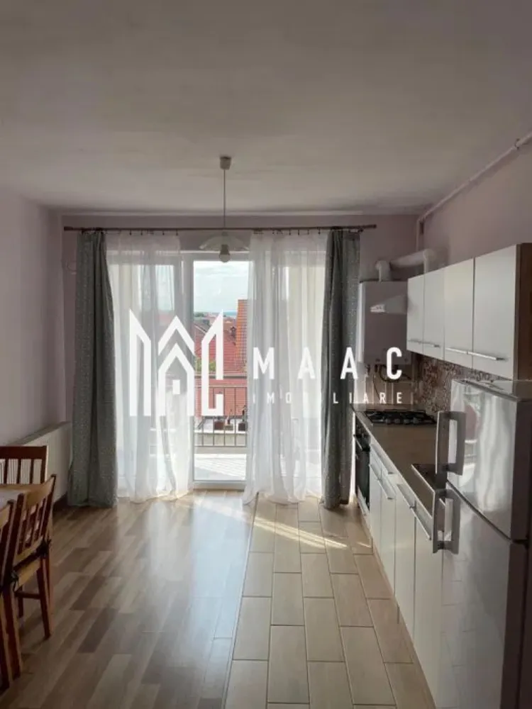 Apartament 2 Camere I Etaj 2 I Loc Parcare I City Residence - Vă propunem spre închiriere un apartament cu 2 camere, situat la etajul 2 al unui imobil modern din ansamblul rezidențial City Residence, una dintre cele mai apreciate zone ale orașului datorită accesului facil către centre comerciale, mijloace de transport și principalele puncte de interes.

Locuința este pregătită pentru mutare imediată și oferă un spațiu confortabil, ideal pentru persoane singure, cupluri sau familii care își doresc un cămin într-un cartier modern și bine conectat.

Avantaje:

2 camere
Etaj 2
Loc de parcare inclus
Disponibil imediat
Zonă modernă și bine dezvoltată
Acces rapid către magazine, restaurante și transport public
Se închiriază pe termen lung

Apartamentul reprezintă alegerea ideală pentru cei care caută confort, siguranță și accesibilitate într-un ansamblu rezidențial apreciat. Pentru mai multe informații sau pentru programarea unei vizionări, vă stăm la dispoziție.

Pentru informati si vizionari: CP3162115
