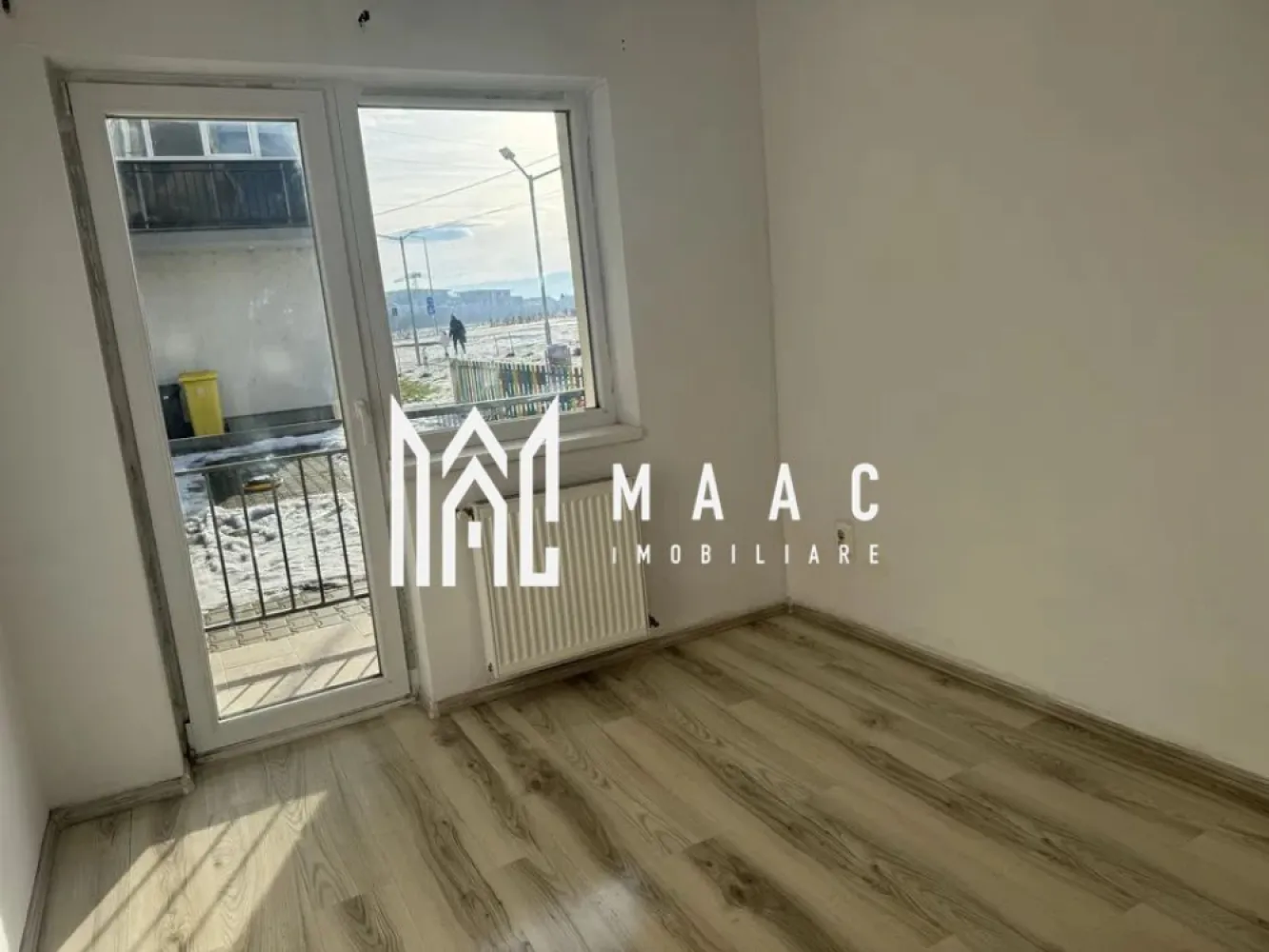 Apartament 2 Camere I Parter I Nemobilat I Balcon I Turnisor - Vă oferim spre închiriere un apartament cu 2 camere, situat la parterul unui imobil, ideal pentru persoanele care doresc să își amenajeze locuința după propriile preferințe.

Apartamentul se predă nemobilat și neutilat, oferind flexibilitate maximă în organizarea și amenajarea spațiului. Locuința beneficiază de un balcon, perfect pentru momentele de relaxare.

Avantaje:

2 camere
Parter
Nemobilat și neutilat
Balcon
Disponibil imediat
Se închiriază pe termen lung
Zonă liniștită, cu acces facil către punctele de interes din oraș

Proprietatea reprezintă o alegere potrivită pentru cei care caută stabilitate și posibilitatea de a-și personaliza locuința după propriul stil și necesități.

Pentru mai multe informații sau pentru programarea unei vizionări, vă stăm la dispoziție.

Pentru informati si vizionari: CP3161560
