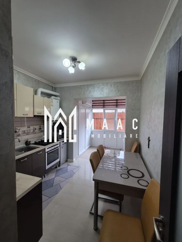 Apartament 3 Camere | Curte 37 MP | Cartierul Arhitecților - MAAC Imobiliare vă propune spre vânzare un apartament modern cu 3 camere, situat în Cartierul Arhitecților.

Caracteristici principale:
Suprafață utilă: 73 mp
Curte proprie: 37 mp
Loc de parcare inclus
Încălzire în pardoseală
Aer condiționat
Se vinde complet mobilat

Compartimentare:
Livingcu acces direct pe terasă
2 dormitoare
Bucătărie separată cu acces către terasă
2 băi
Cămară pentru depozitare în bucătărie
Debara amplasată în curte

Localizare
Apartamentul este amplasat într-o zonă liniștită din Cartierul Arhitecților, cu acces rapid către Sibiu, centre comerciale, școli, grădinițe, farmacii și mijloace de transport.

Pentru mai multe detalii și programarea unei vizionări, vă rugăm să contactați echipa MAAC Imobiliare și să menționați ID-ul proprietății: CP3125056.