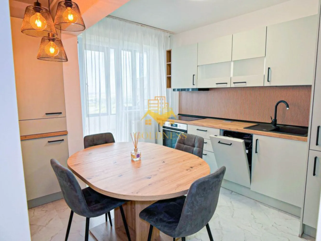 2 camere, decomandate, Gheorgheni, zona Constantin Brancusi, Alverna - GOLDNESS Imobiliare vă propune spre închiriere un apartament cu 2 camere complet mobilat și utilat, la etajul 8 într-un imobil de 9 etaje, în Cartierul Gheorgheni.
Posibilitate de parcare in zona !
Se află în apropierea stațiilor de transport în comun, magazine, restaurante, spații verzi, farmacii, etc. 

Apartamentul este compartimentat astfel:
 - dormitor cu pat matrimonial, noptiere, comoda TV
 - living cu canapea extensibila, spatiu pentru depozitare, TV
 - bucatarie complet mobilata, utilata, loc de luat masa
 - baie cu cabina de dus, calorifer port prosop și dulap pentru depozitare.
 - 2 balcoane de 4 mp

Imobilul este dotat cu toate cele necesare- centrală proprie, mașină de spălat haine, frigider, plită electrică, hotă, etc. 

Dacă sunteți interesați de acest apartament și doriți să îl vizionați, dar și pentru alte oferte nu ezitați să ne contactați telefonic sau prin e-mail. Vă stăm la dispoziție!
Pentru intermediere se percepe un comision de 50% din prețul chiriei!