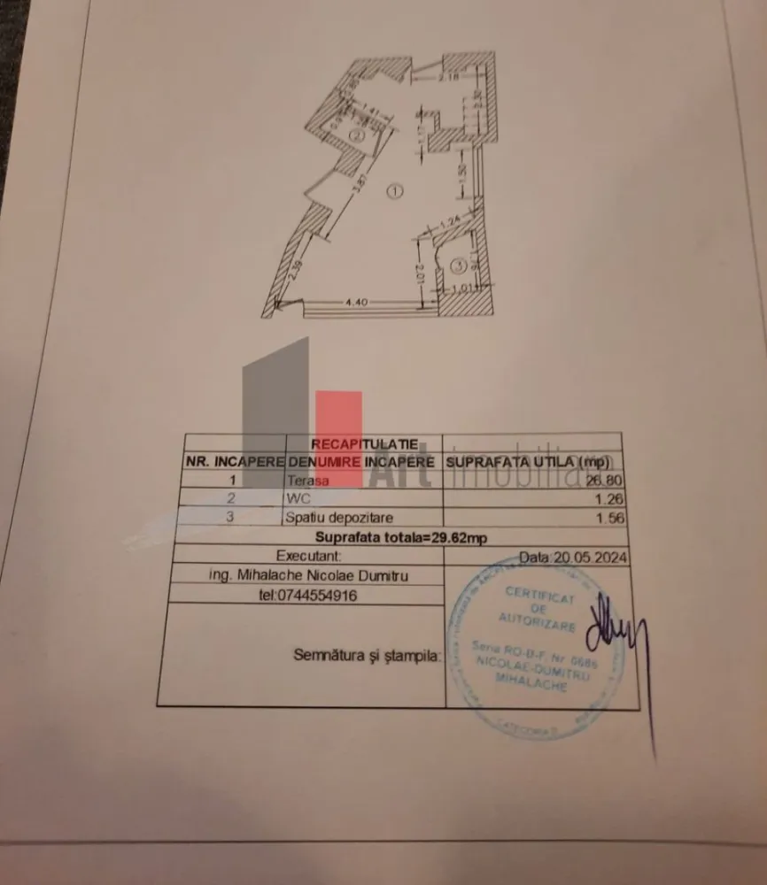 Spatiu comercial de inchiriat in zona Piata Matache/Gara de Nord/ Zona Buzesti - Spațiu comercial premium de închiriat – locație excelentă, ideal pentru HoReCa, retail sau servicii

Vă propunem spre închiriere un spațiu comercial cu un potențial foarte bun de dezvoltare, amplasat într-o zonă intens circulată și aflată în plină dezvoltare comercială și socială. Proprietatea beneficiază de o poziționare strategică, cu expunere foarte bună și acces facil, fiind potrivită atât pentru activități HoReCa, cât și pentru showroom, retail, servicii, clinică, salon sau alte activități comerciale.

Spațiul dispune de aproximativ 150 mp utili, compartimentați în 3 încăperi, cu posibilitatea de recompartimentare sau divizare în funcție de necesitățile activității desfășurate. Configurația actuală permite amenajarea flexibilă a spațiului, atât pentru open-space, cât și pentru zone separate de lucru sau servire.

În completarea spațiului principal, proprietatea beneficiază și de o încăpere suplimentară situată la demisol, generoasă ca suprafață, ideală pentru depozitare, birou administrativ, cameră tehnică sau orice alt tip de activitate auxiliară necesară desfășurării businessului.

Printre avantajele tehnice și funcționale ale proprietății se numără:

Alimentare cu curent trifazic

Racord la gaz

Posibilitate de instalare hotă profesională și burlan

Vitrină generoasă de aproximativ 10 metri liniari

Fațadă cu deschidere de aproximativ 12-13 metri liniari

Două căi de acces, ideale pentru clienți, aprovizionare sau organizare eficientă a fluxului intern

2 grupuri sanitare

Acces facil și locuri de parcare disponibile în imediata apropiere

Unul dintre cele mai importante avantaje ale acestei locații este dinamica zonei și traficul pietonal în continuă creștere. Primăria organizează periodic evenimente publice, târguri și activități în piața din apropiere, iar în weekend strada devine zonă pietonală dedicată evenimentelor și circulației publice. Accesul auto rămâne permis pentru clienți și aprovizionare, ceea ce oferă un echilibru foarte bun între vizibilitate, accesibilitate și confort operațional.

Acest context generează un flux constant și ridicat de persoane în zonă, oferind o expunere excelentă pentru orice tip de afacere și un avantaj important în dezvoltarea unui business orientat către clienți.

Spațiul este recomandat în special pentru:

Restaurant

Cafenea

Wine bar

Bistro

Cofetărie/patiserie

Fast food premium

Pub/lounge

Showroom

Magazin specializat

Clinică sau servicii premium

Datorită poziției, vizibilității și caracteristicilor tehnice, proprietatea reprezintă o oportunitate foarte bună pentru dezvoltarea unei afaceri într-o zonă activă și cu potențial comercial ridicat.

Pentru informații suplimentare, detalii tehnice sau programarea unei vizionări, vă stăm la dispoziție.