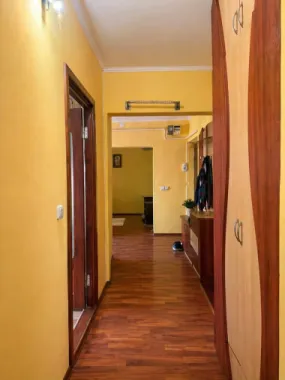 De vanzare apartament cu 4 camere, Dunarea Mall, 89.000 euro