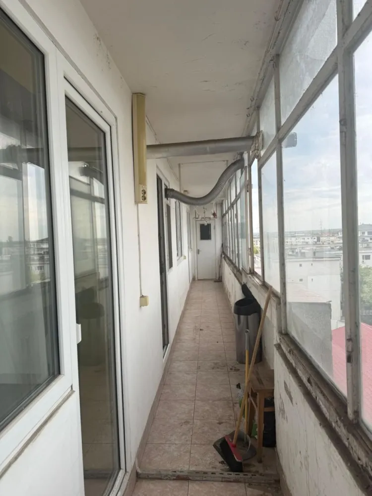 De vanzare apartament cu 4 camere, Dunarea Mall, 89.000 euro
