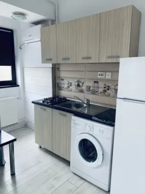 De inchiriat apartament cu o camera Centru, 280 euro