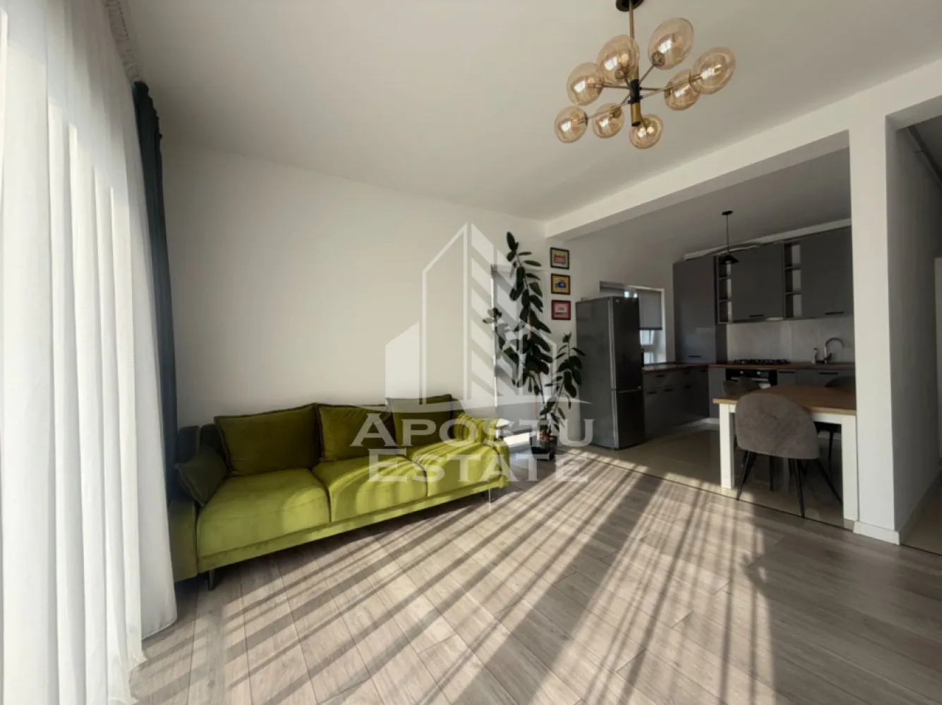 Apartament cu 2 camere, 2 locuri de parcare, etajul 1, in Dumbravita - APOSTU ESTATE are placerea de a va oferi spre vanzare un apartament cu 2 camere, cu o suprafata utila de 52 mp, beneficiind de balcon si 2 locuri de parcare.
compartimentare:
-bucatarie open space;
-dormitor cu pat matrimonial;
-living cu iesire pe balcon.

Apartamentul se vinde mobilat.
Terasa de 7,7mp
Zona exclusivista, retrasa, cu acces rapid spre oras

Agentia imobiliara Apostu Estate va ofera consultanta si solutii financiare prin colaboratorii nostri.

Va invitam cu drag la o vizionare!
ID Intern: CP3168665!