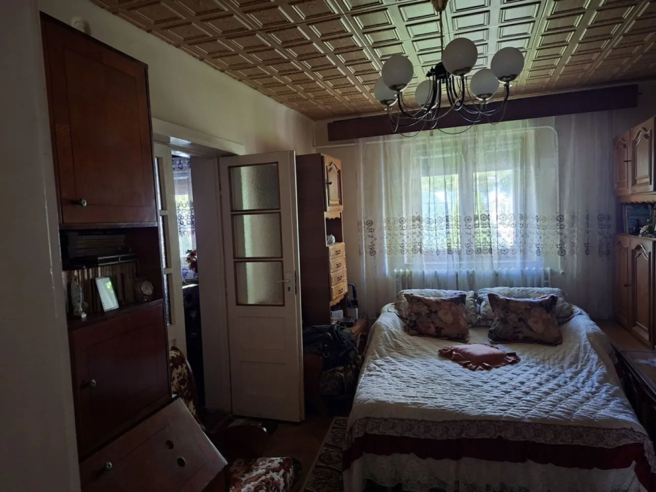 BRASADAS vinde casa individuala 4 cam 4.1 ari Semicentral. - Agenția imobiliara BRASADAS vinde casa individuala cu 4 camere tip PARTER in zona Semicentrala. Acces auto, garaj in curte, terasa, curte si gradina cu vegetație deosebita, 410 mp. teren aferent.
Www.brasadas.com.