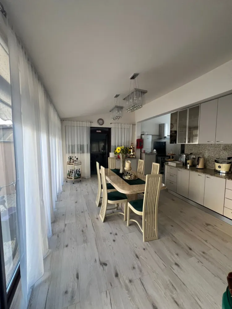 EXCLUSIVITATE – Vila eleganta, complet mobilata, aproape de Parcul Sub Arini – 793.000 euro