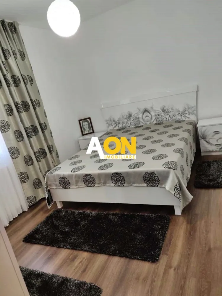 Apartament cu 3 Camere, Scară interioară, Zona Gară - AON Imobiliare vă prezintă spre închiriere un apartament cu 3 camere și scară interioară, amplasat în zona gării!
Imobilul se află la etajul 3 + 4, într-un bloc cu regim de înălțime P+4E, cu structura din cărămidă, construit în 2015!
Compartimentarea apartamentului este gândită astfel:
- Pe primul nivel se află un hol, living, bucătărie, o baie și un balcon.
- Nivelul 2 este compus din 2 dormitoare, baie și 2 balcoane.
Apartamentul este decomandat, confort lux, dispune de loc de parcare, curte comună și loc de joacă pentru copii!
Pentru mai multe detalii sau programarea unei vizionări, vă rugăm să ne contactați!
ID: CP1978315
Se închiriază pe perioadă lungă, minim un an!