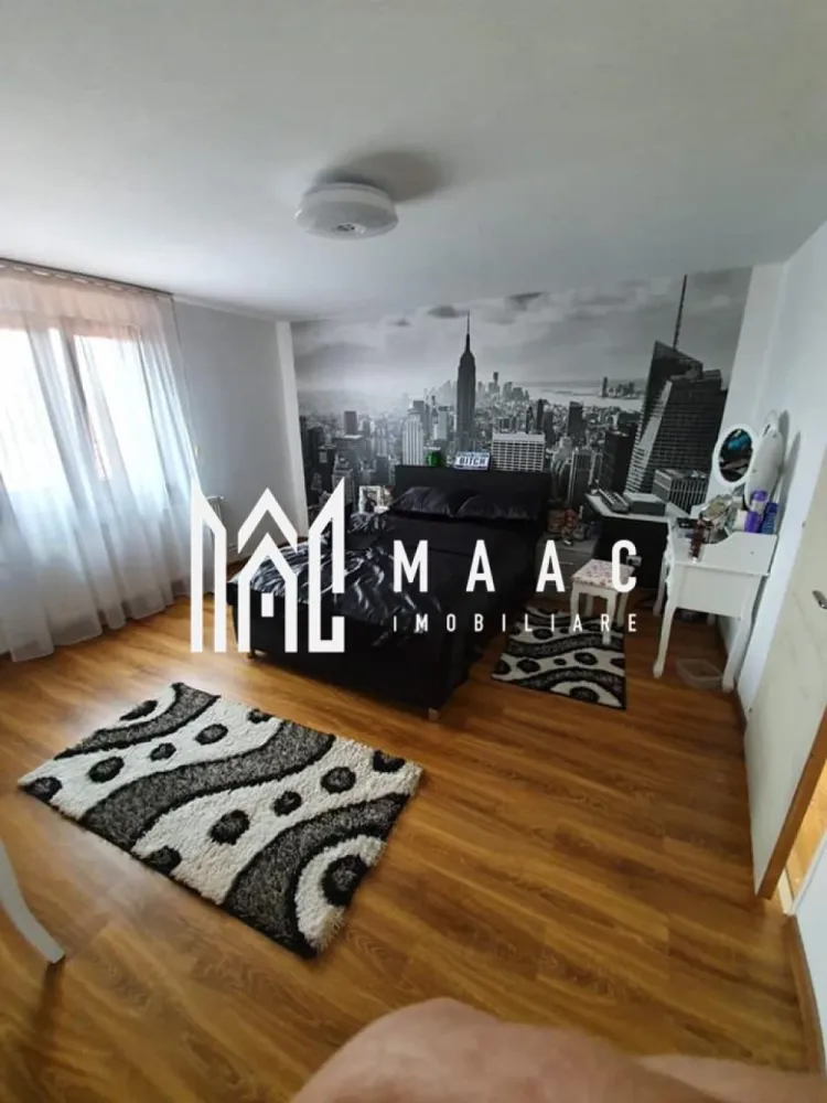 Casă / Vilă cu 6 camere + Casa/Vila cu 2 camere | zona Terezian - SUPER OFERTA - 2 CASE LA PRET DE 1

Daca vreti sa faceti o schimbare in viata voastra de familie, cu siguranta mutarea intr-o zona mai retrasa, linistita si totusi aproape de oras, este decizia corecta!

Va oferim spre vanzare o vila plina de caldura intr-o zona de case din cartierul Terezian.

Imobilul in suprafata de 260 mp utili este dispus P+E+M.

Vila are pe langa panouri solare, o suprafata optima si o compartimentare eficienta, spatiile fiind foarte bine echilibrate. 

Iar bonus pe langa vila, mai beneficiati de o casa de oaspeti pusa la puct si impartita in 2 camere, bucatarie open space si 2 bai (ambele case fiind la acelasi pret si in aceeasi curte)

Va asteptam cu drag, sa va alegeti casa potrivita!

Pentru mai multe detalii, precizati telefonic ca ati vazut anuntul cu ID: CP1057780