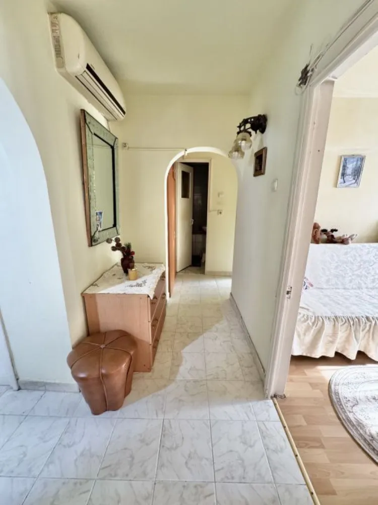 Apartament 3 camere sos. Giurgiului - **Apartament 3 camere decomandat – Șoseaua Giurgiului – 70 mp – Etaj 2/10 De vânzare apartament cu 3 camere, decomandat, situat pe Șoseaua Giurgiului nr. 125, la etajul 2 din 10. Suprafață utilă aproximativ 70 mp. Ideal pentru locuit sau investiție. Locație excelentă, aproape de mijloace de transport, supermarketuri, școli și parc. **Disponibil imediat.** Pentru mai multe detalii sau programarea unei vizionări, nu ezitați să ne contactați.