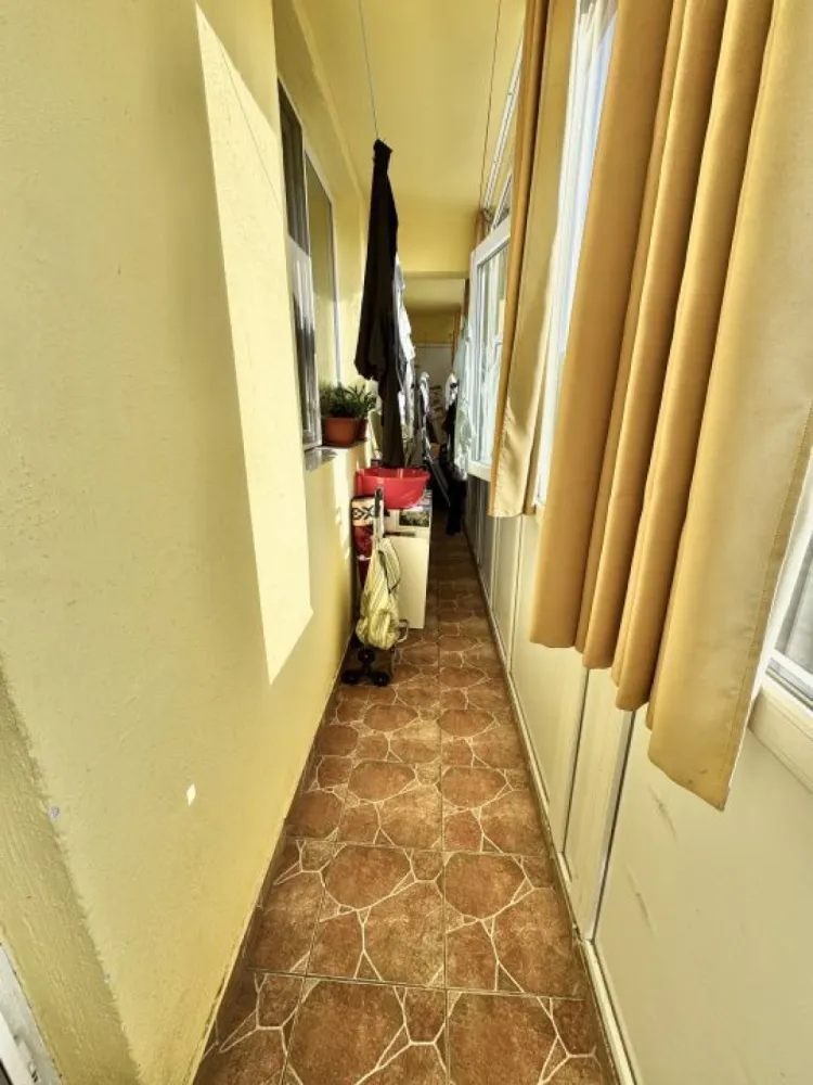 Apartament 3 camere sos. Giurgiului - **Apartament 3 camere decomandat – Șoseaua Giurgiului – 70 mp – Etaj 2/10 De vânzare apartament cu 3 camere, decomandat, situat pe Șoseaua Giurgiului nr. 125, la etajul 2 din 10. Suprafață utilă aproximativ 70 mp. Ideal pentru locuit sau investiție. Locație excelentă, aproape de mijloace de transport, supermarketuri, școli și parc. **Disponibil imediat.** Pentru mai multe detalii sau programarea unei vizionări, nu ezitați să ne contactați.