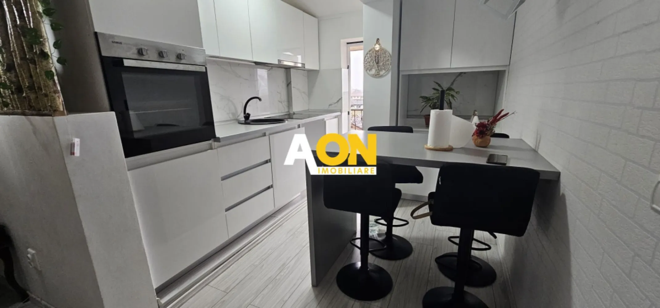Apartament cu 2 Camere, Bloc Nou, Zona Dealul Furcilor - AON Imobiliare vă prezintă spre închiriere un apartament cu 2 camere, situat în zona Dealul Furcilor!
Proprietatea se află la etajul 3/3 al unui bloc nou, construit în anul 2019!
Apartamentul este compus din:
- Dormitor
- Living cu bucătărie
- Baie
- Hol
- 2 Balcoane
Se închiriază complet mobilat și utilat, pe perioadă de minim 12 luni!
Din păcate nu se acceptă cu animale de companie!
Există loc de parcare disponibil!
Perioada minimă de închiriere - 12 luni, cu posibilitate de prelungire!
Pentru mai multe detalii sau programarea unei vizionări, vă rugăm să ne contactați!
ID: CP3162190