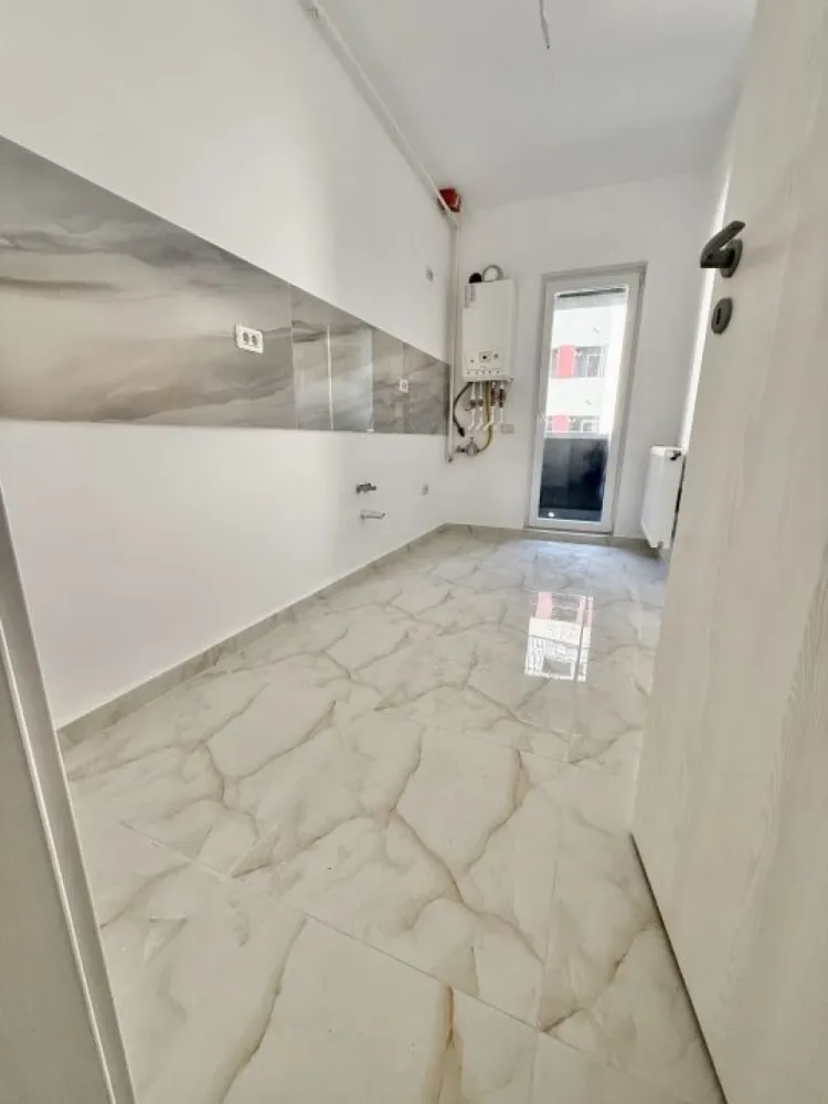 Garsoniera cartier Militari Residence - mutare imediata!! - TVA INCLUS !! Vă prezentăm o garsonieră deosebită, situată în cartierul Militari Residence, într-un bloc modern cu regim de înălțime P+4, poziționat strategic pentru a vă oferi confort și accesibilitate. Detalii proprietate: - Tip: Garsonieră - Finalizata - mutare imediata !! - Locație: Militari Residence Avantaje: - Bloc nou, construit cu materiale de calitate, garantând un standard ridicat de confort. - Poziție excelentă, în imediata apropiere a mijloacelor de transport în comun, pentru o deplasare facilă către orice zonă a orașului. - Acces rapid la instituții educaționale (școli publice), centre comerciale, supermarketuri și mall-uri. - Zonă liniștită, ideală pentru locuit sau investiție. Acum este momentul să achiziționați locuința visurilor dumneavoastră! Contactați-ne pentru mai multe detalii și programarea unei vizionări.