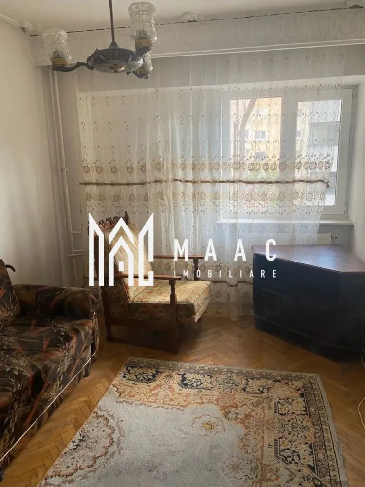 Apartament 3 camere | 2 bai | etaj 1 | 70 mp | Centru | - MAAC Imobiliare vă propune spre vânzare un apartament cu 3 camere, situat în zona centrală a municipiului Râmnicu Vâlcea, vis-a-vis de Casa Memorială Anton Pann. Amplasat la etajul 1 al unui bloc construit în anul 1985, imobilul oferă confort, funcționalitate și acces rapid către toate punctele de interes ale orașului.
Caracteristici:
Apartament cu 3 camere
Suprafață bine compartimentată
Etaj 1 din 4
Bloc construit în anul 1985
Situat în zona centrală a orașului
Poziționare excelentă, vis-a-vis de Casa Memorială Anton Pann
Ideal pentru locuit sau investiție
Compartimentare:
Living spațios cu acces direct în balcon
2 dormitoare luminoase
Bucătărie cu debara pentru depozitare
2 băi
Hol de acces
Balcon
Boxă la subsolul blocului
Dotări:
Centrală termică proprie
Boxă pentru depozitare
Compartimentare decomandată și practică
Spații generoase și bine organizate
Avantaje:
Etaj intermediar, apreciat pentru confort și accesibilitate
Poziționare ultracentrală, aproape de instituții, magazine, restaurante și mijloace de transport
Două băi și debara, pentru un plus de funcționalitateBoxă la subsol, ideală pentru depozitare suplimentară
Bloc construit după 1980, cu structură solidă
Potrivit pentru familii, dar și pentru investiție în vederea închirierii
Această proprietate reprezintă o oportunitate excelentă pentru cei care își doresc un apartament spațios într-o zonă centrală și bine cotată din Râmnicu Vâlcea, beneficiind de toate facilitățile necesare unui stil de viață confortabil.
Pentru mai multe informații și programarea unei vizionări, echipa MAAC Imobiliare vă stă la dispoziție.ID 3169044
