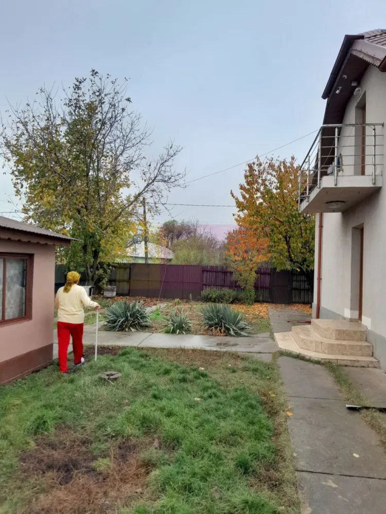 ISLAZ / IF - CASA P+1 (7 CAM) DE VANZARE